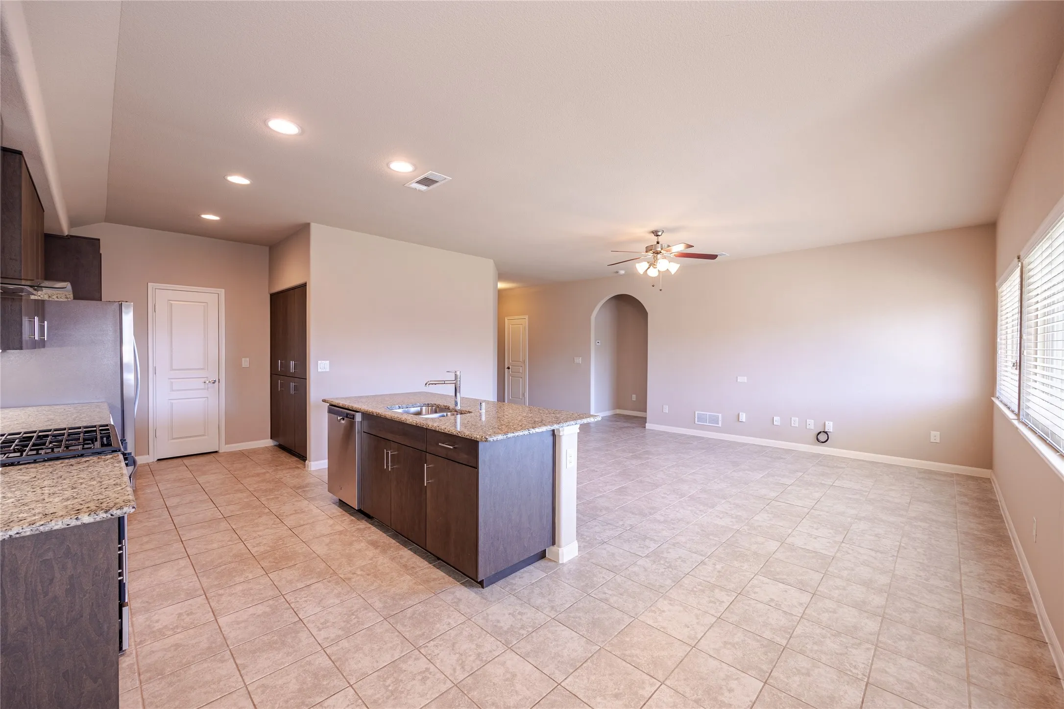 Single Family Residence For Rent in Collin County , 1141 Kingston Court, Anna, Texas 75409, 3 Bedroom, 2 Bathroom, 2 Garage spaces, 1,678 Sqft, built in 2016, mls#21249116, Real Estate Agent in Anna, Homes For Rent in Collin county, Homes For Rent in Anna, Realtor in Anna Texas, Real Estate Brokerage Independent Realty Texas, Luminita Cordes Realtor