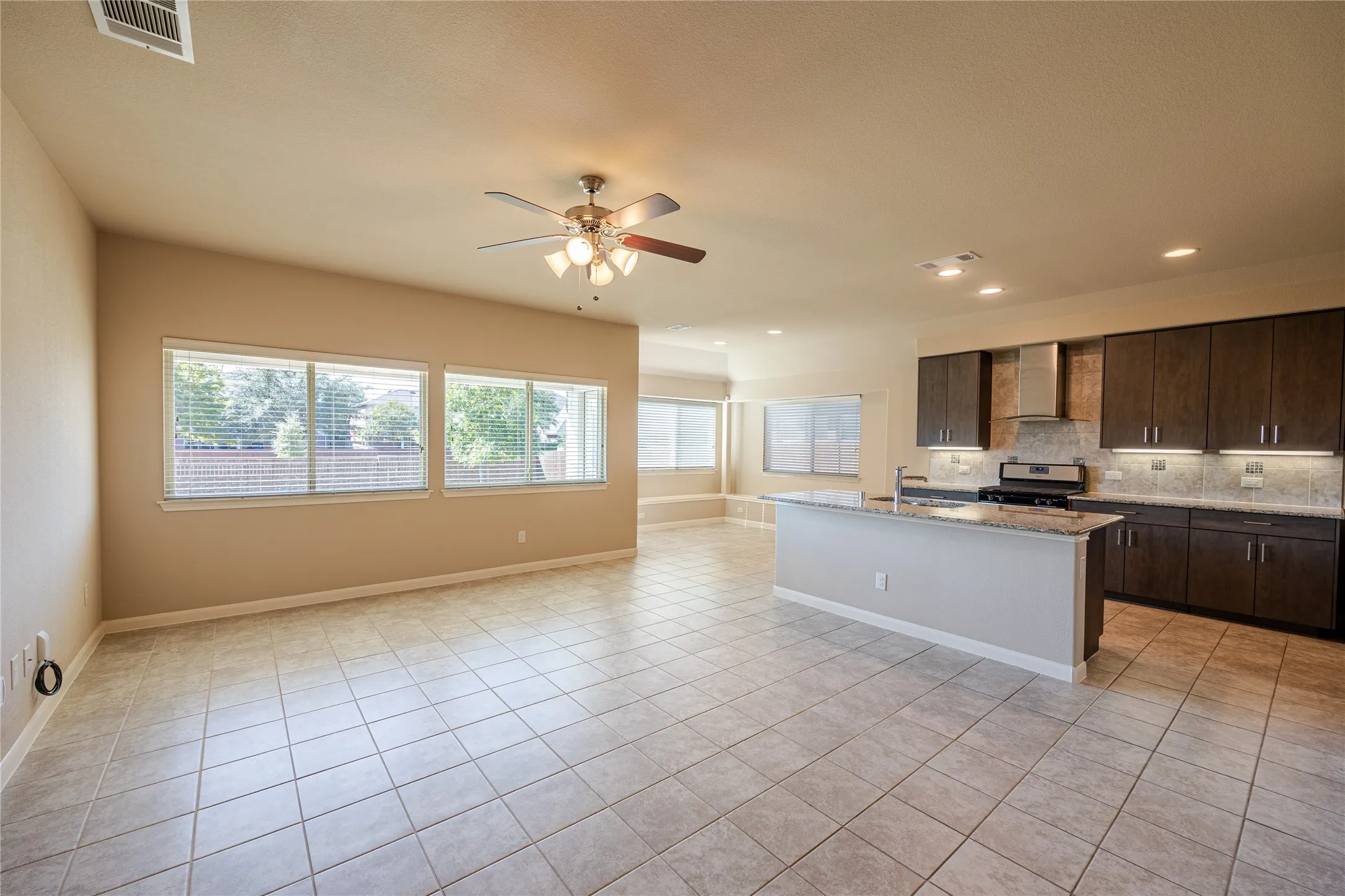 Single Family Residence For Rent in Collin County , 1141 Kingston Court, Anna, Texas 75409, 3 Bedroom, 2 Bathroom, 2 Garage spaces, 1,678 Sqft, built in 2016, mls#21249116, Real Estate Agent in Anna, Homes For Rent in Collin county, Homes For Rent in Anna, Realtor in Anna Texas, Real Estate Brokerage Independent Realty Texas, Luminita Cordes Realtor