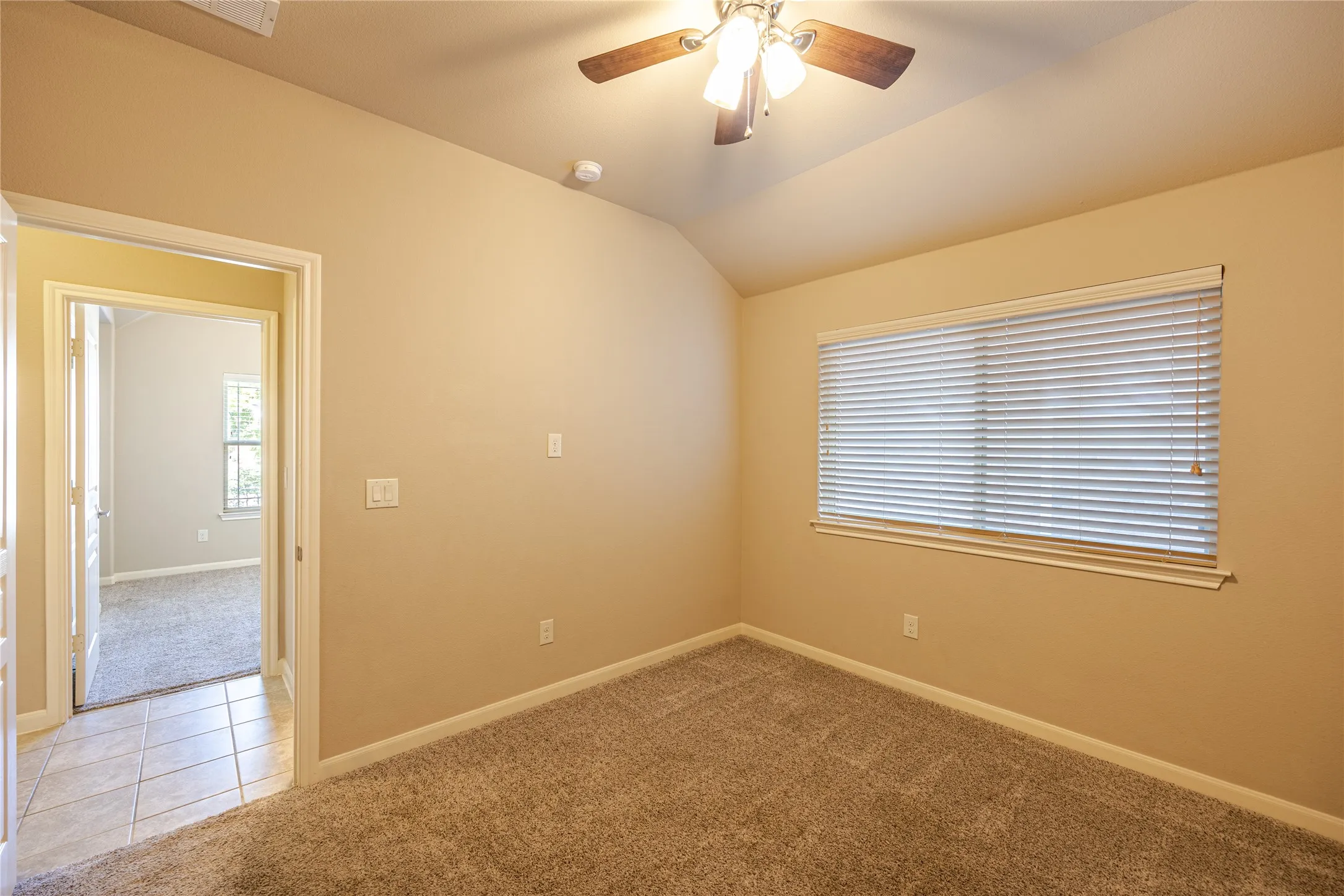 Single Family Residence For Rent in Collin County , 1141 Kingston Court, Anna, Texas 75409, 3 Bedroom, 2 Bathroom, 2 Garage spaces, 1,678 Sqft, built in 2016, mls#21249116, Real Estate Agent in Anna, Homes For Rent in Collin county, Homes For Rent in Anna, Realtor in Anna Texas, Real Estate Brokerage Independent Realty Texas, Luminita Cordes Realtor