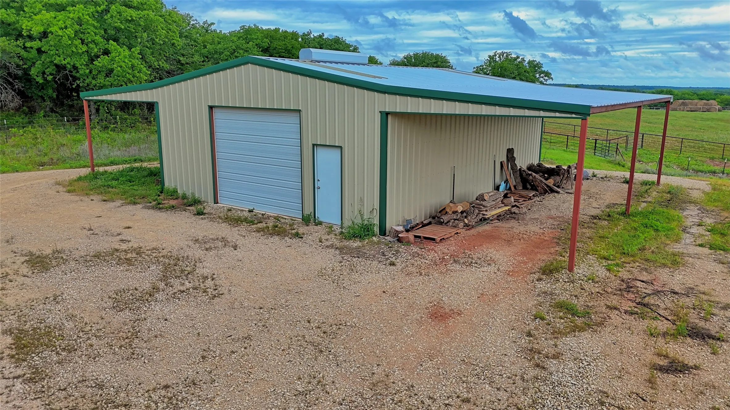 Farm For Sale in Montague County , 2930 N Greenbrier Road, Nocona, Texas 76255, 3 Bedroom, 3 Bathroom, Garage spaces, 2,553 Sqft, built in 2020, mls#21266472, Real Estate Agent in Nocona, Homes For Sale in Montague county, Homes For Sale in Nocona, Realtor in Nocona Texas, Real Estate Brokerage Independent Realty Texas, Luminita Cordes Realtor