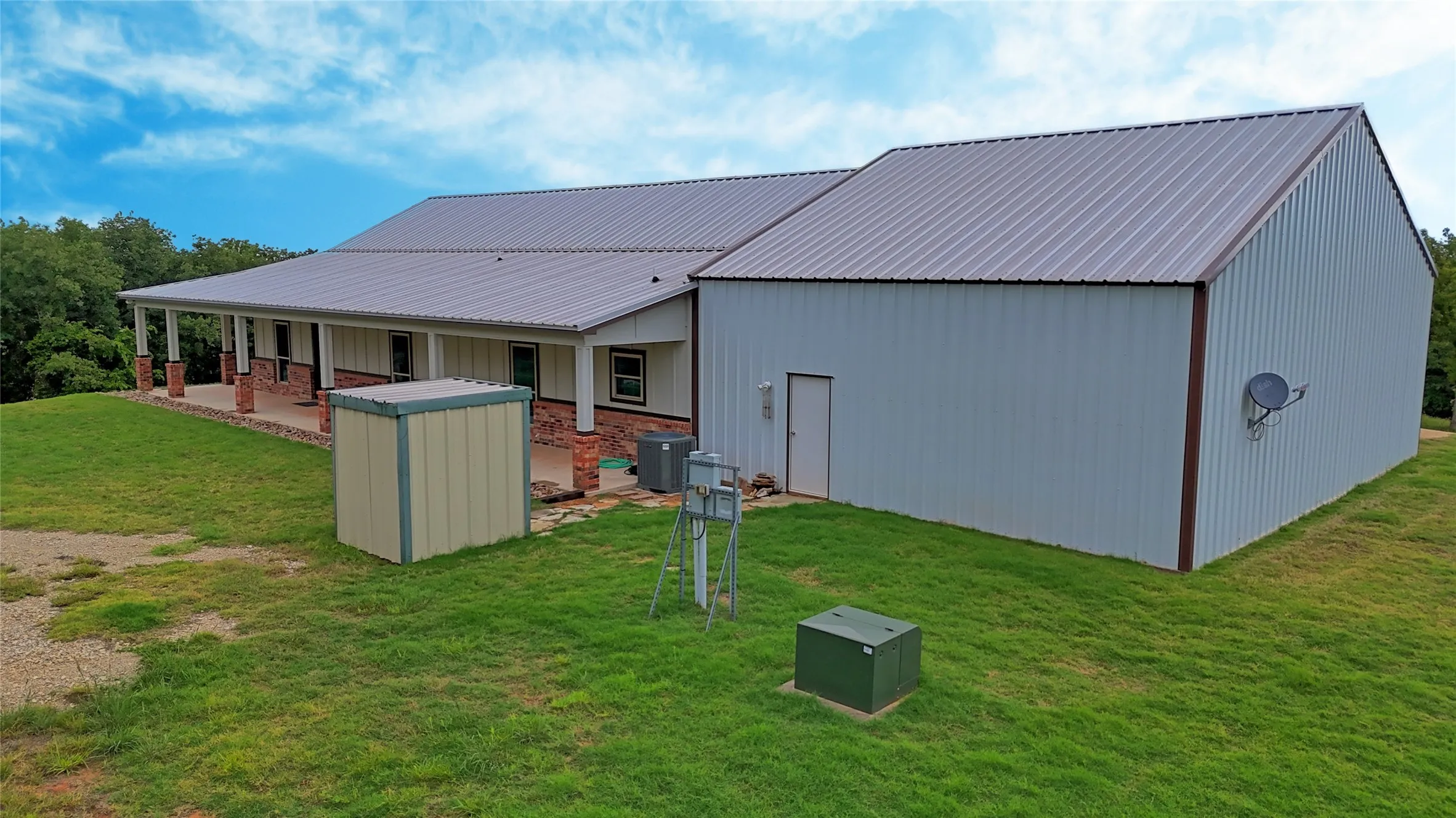 Farm For Sale in Montague County , 2930 N Greenbrier Road, Nocona, Texas 76255, 3 Bedroom, 3 Bathroom, Garage spaces, 2,553 Sqft, built in 2020, mls#21266472, Real Estate Agent in Nocona, Homes For Sale in Montague county, Homes For Sale in Nocona, Realtor in Nocona Texas, Real Estate Brokerage Independent Realty Texas, Luminita Cordes Realtor