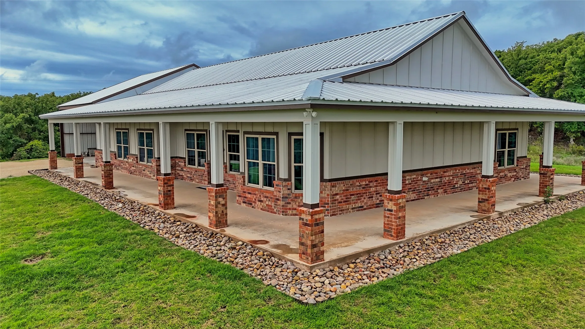 Farm For Sale in Montague County , 2930 N Greenbrier Road, Nocona, Texas 76255, 3 Bedroom, 3 Bathroom, Garage spaces, 2,553 Sqft, built in 2020, mls#21266472, Real Estate Agent in Nocona, Homes For Sale in Montague county, Homes For Sale in Nocona, Realtor in Nocona Texas, Real Estate Brokerage Independent Realty Texas, Luminita Cordes Realtor