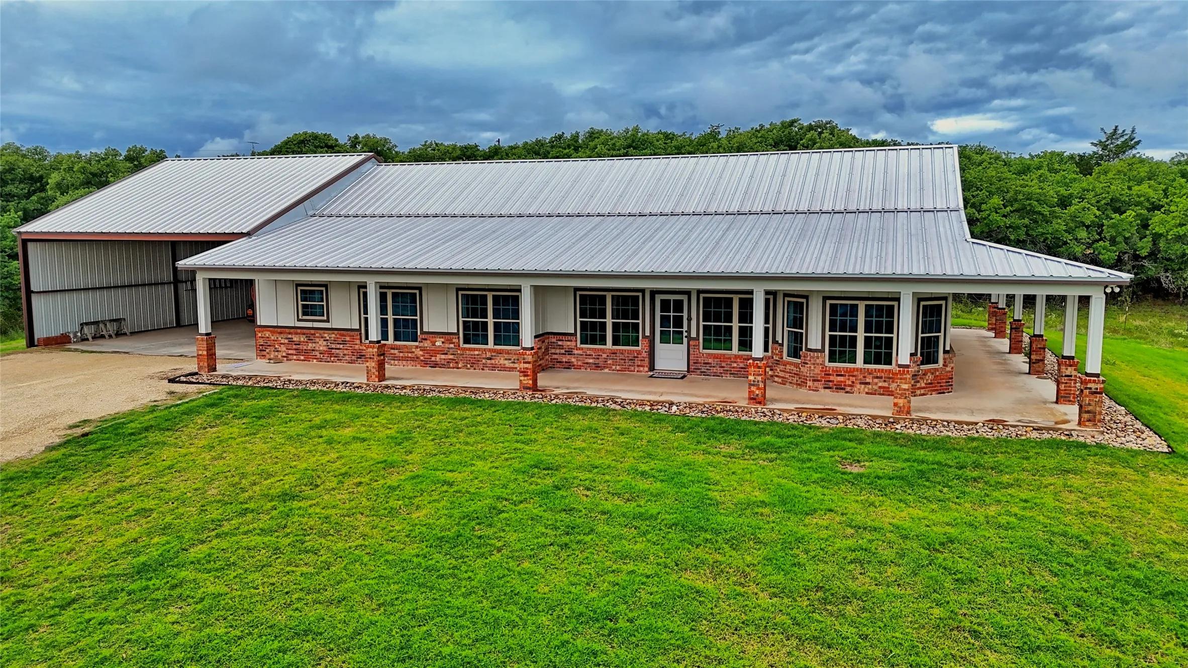 Farm For Sale in Montague County , 2930 N Greenbrier Road, Nocona, Texas 76255, 3 Bedroom, 3 Bathroom, Garage spaces, 2,553 Sqft, built in 2020, mls#21266472, Real Estate Agent in Nocona, Homes For Sale in Montague county, Homes For Sale in Nocona, Realtor in Nocona Texas, Real Estate Brokerage Independent Realty Texas, Luminita Cordes Realtor