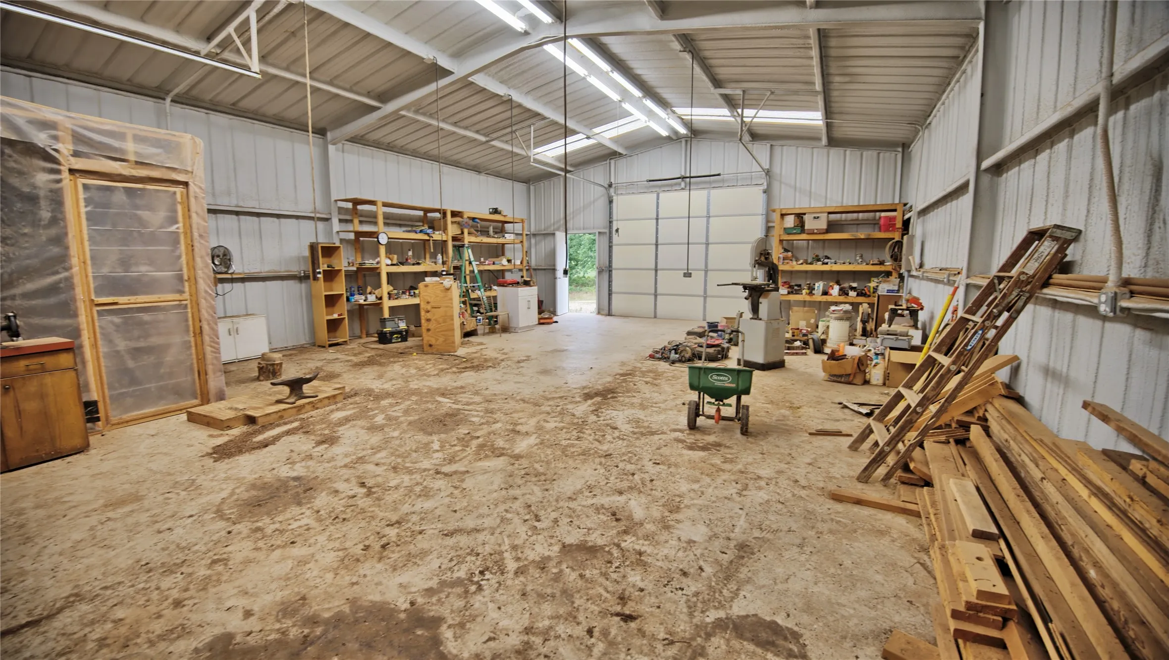 Farm For Sale in Montague County , 2930 N Greenbrier Road, Nocona, Texas 76255, 3 Bedroom, 3 Bathroom, Garage spaces, 2,553 Sqft, built in 2020, mls#21266472, Real Estate Agent in Nocona, Homes For Sale in Montague county, Homes For Sale in Nocona, Realtor in Nocona Texas, Real Estate Brokerage Independent Realty Texas, Luminita Cordes Realtor
