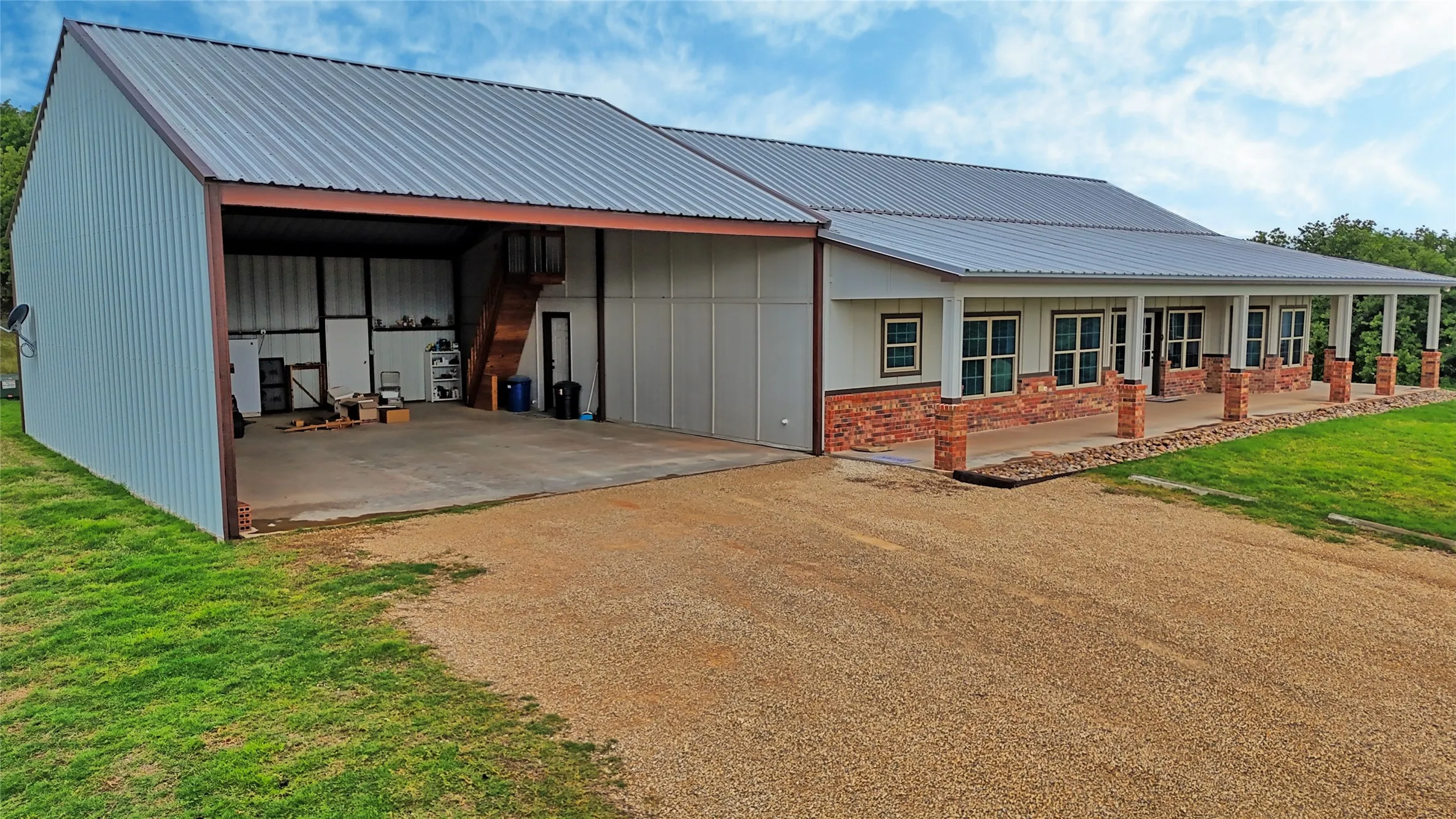 Farm For Sale in Montague County , 2930 N Greenbrier Road, Nocona, Texas 76255, 3 Bedroom, 3 Bathroom, Garage spaces, 2,553 Sqft, built in 2020, mls#21266472, Real Estate Agent in Nocona, Homes For Sale in Montague county, Homes For Sale in Nocona, Realtor in Nocona Texas, Real Estate Brokerage Independent Realty Texas, Luminita Cordes Realtor
