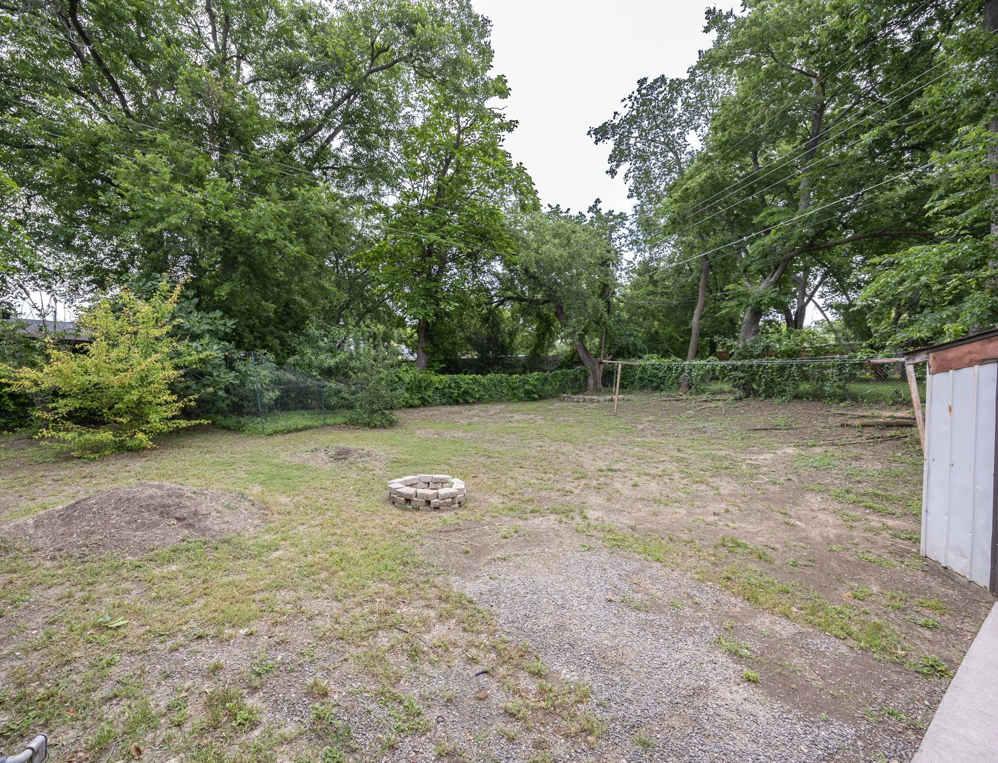 Single Family Residence For Sale in Tarrant County , 5405 Trail Lake Drive, Fort Worth, Texas 76133, 3 Bedroom, 2 Bathroom, Garage spaces, 1,181 Sqft, built in 1955, mls#21260360, Real Estate Agent in Fort Worth, Homes For Sale in Tarrant county, Homes For Sale in Fort Worth, Realtor in Fort Worth Texas, Real Estate Brokerage Independent Realty Texas, Luminita Cordes Realtor