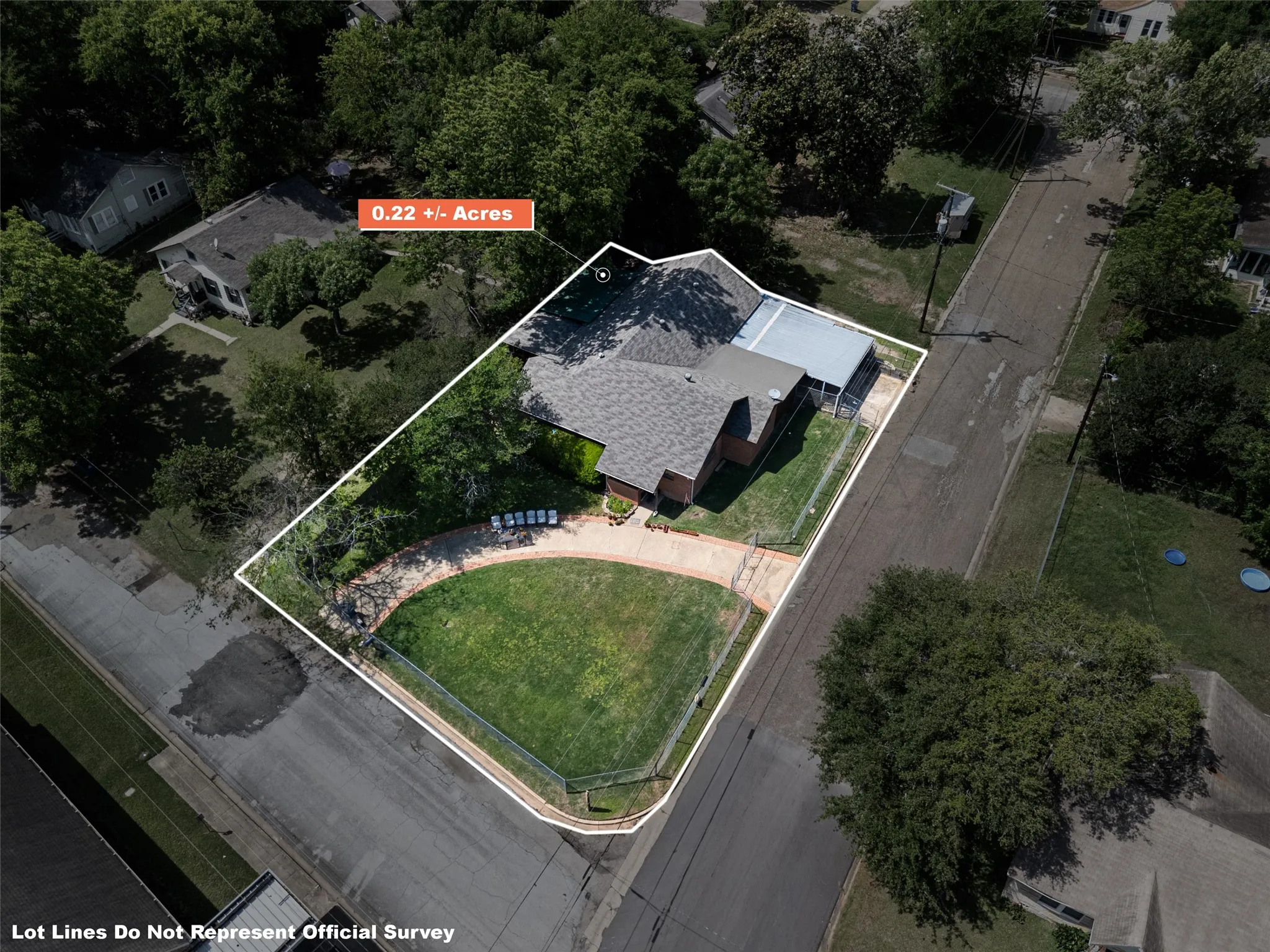 Single Family Residence For Sale in Gregg County , 500 W Marshall Avenue, Gladewater, Texas 75647, 3 Bedroom, 2 Bathroom, Garage spaces, 2,264 Sqft, built in 1960, mls#21266617, Real Estate Agent in Gladewater, Homes For Sale in Gregg county, Homes For Sale in Gladewater, Realtor in Gladewater Texas, Real Estate Brokerage Independent Realty Texas, Luminita Cordes Realtor