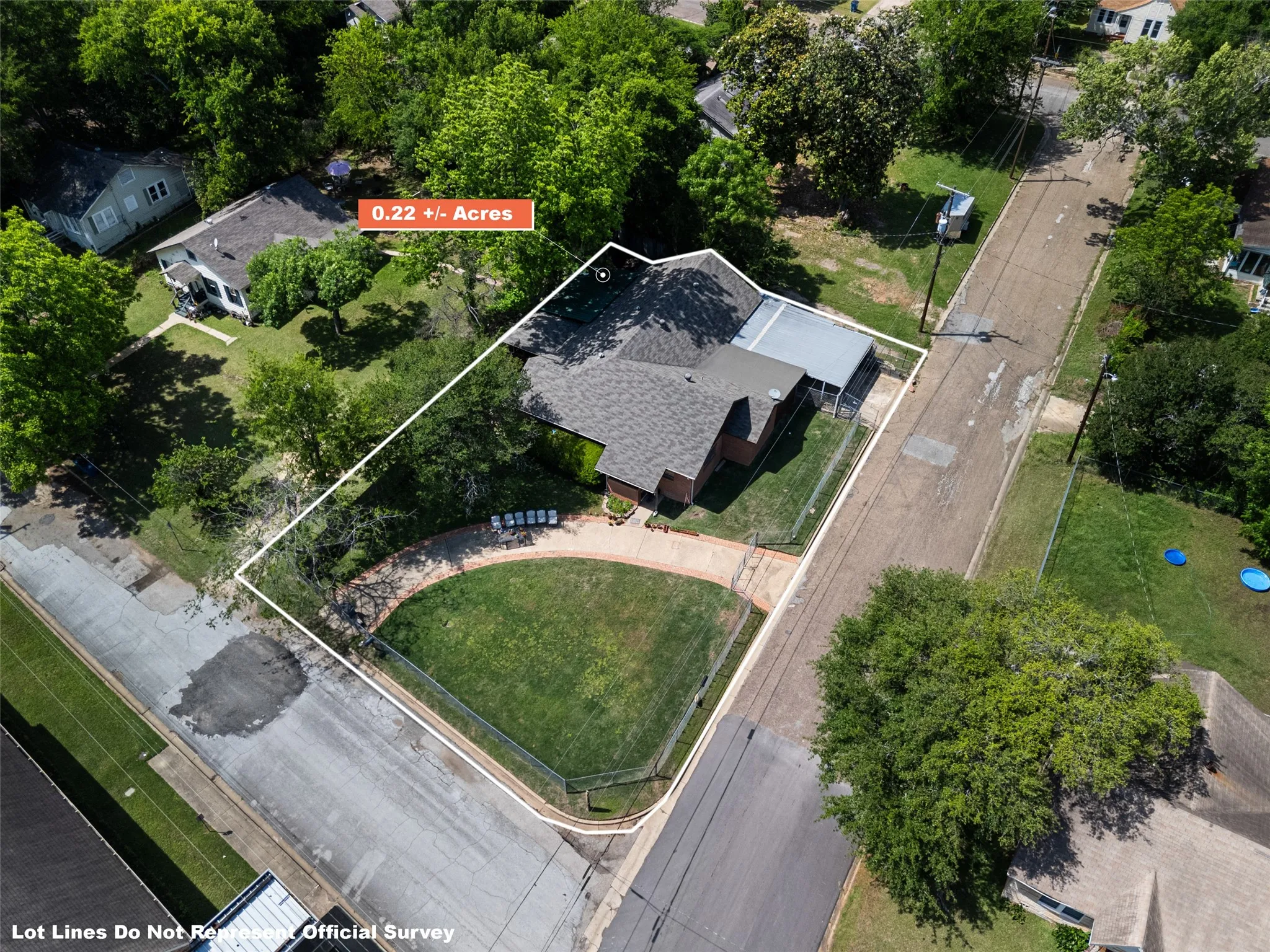 Single Family Residence For Sale in Gregg County , 500 W Marshall Avenue, Gladewater, Texas 75647, 3 Bedroom, 2 Bathroom, Garage spaces, 2,264 Sqft, built in 1960, mls#21266617, Real Estate Agent in Gladewater, Homes For Sale in Gregg county, Homes For Sale in Gladewater, Realtor in Gladewater Texas, Real Estate Brokerage Independent Realty Texas, Luminita Cordes Realtor