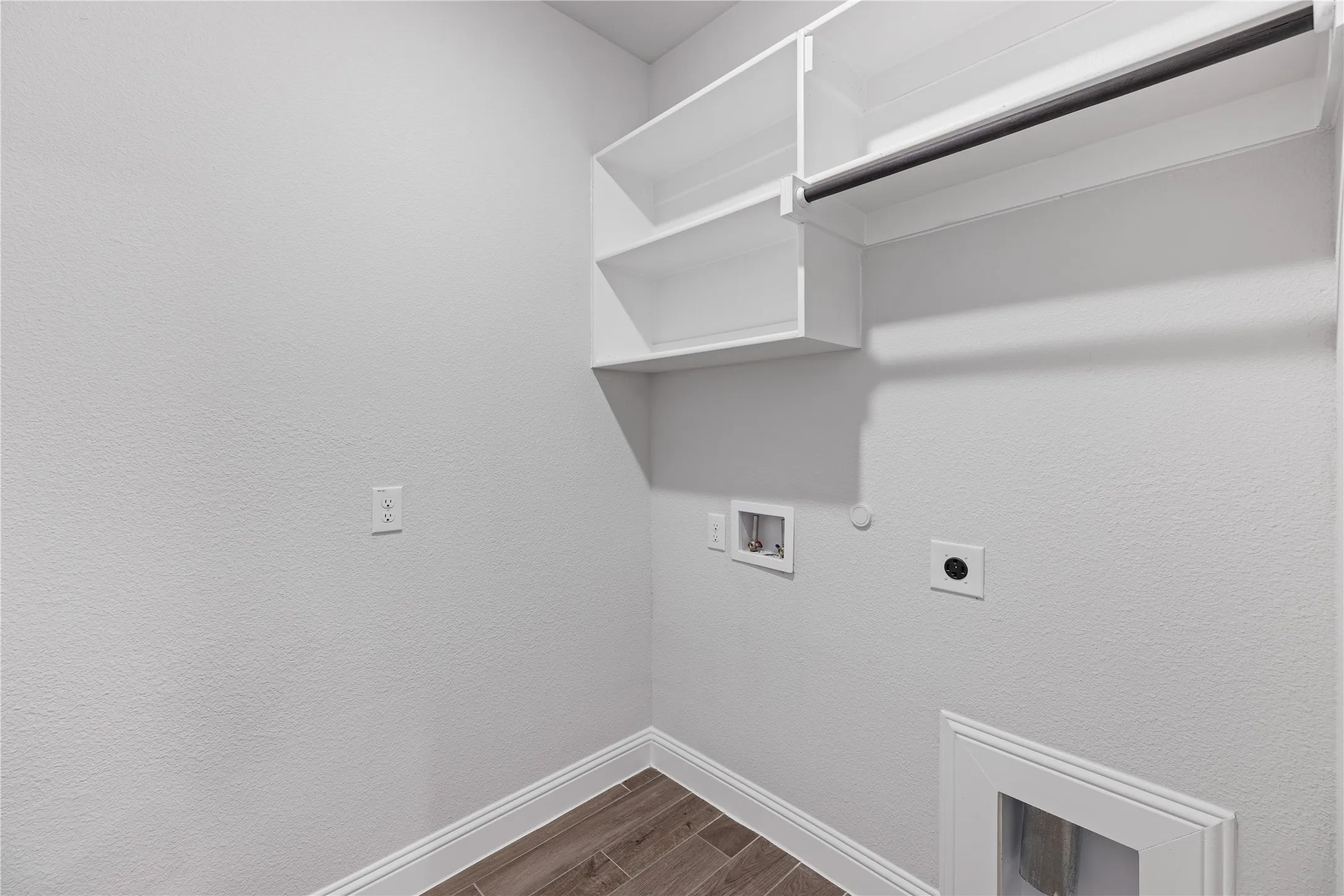 Single Family Residence For Rent in Collin County , 3822 Windmill Court, Celina, Texas 75009, 3 Bedroom, 3 Bathroom, 2 Garage spaces, 2,435 Sqft, built in 2023, Price $3,100, mls#21265975, Real Estate Agent in Celina, Homes For Rent in Collin county, Homes For Rent in Celina, Realtor in Celina Texas, Real Estate Brokerage Independent Realty Texas, Luminita Cordes Realtor
