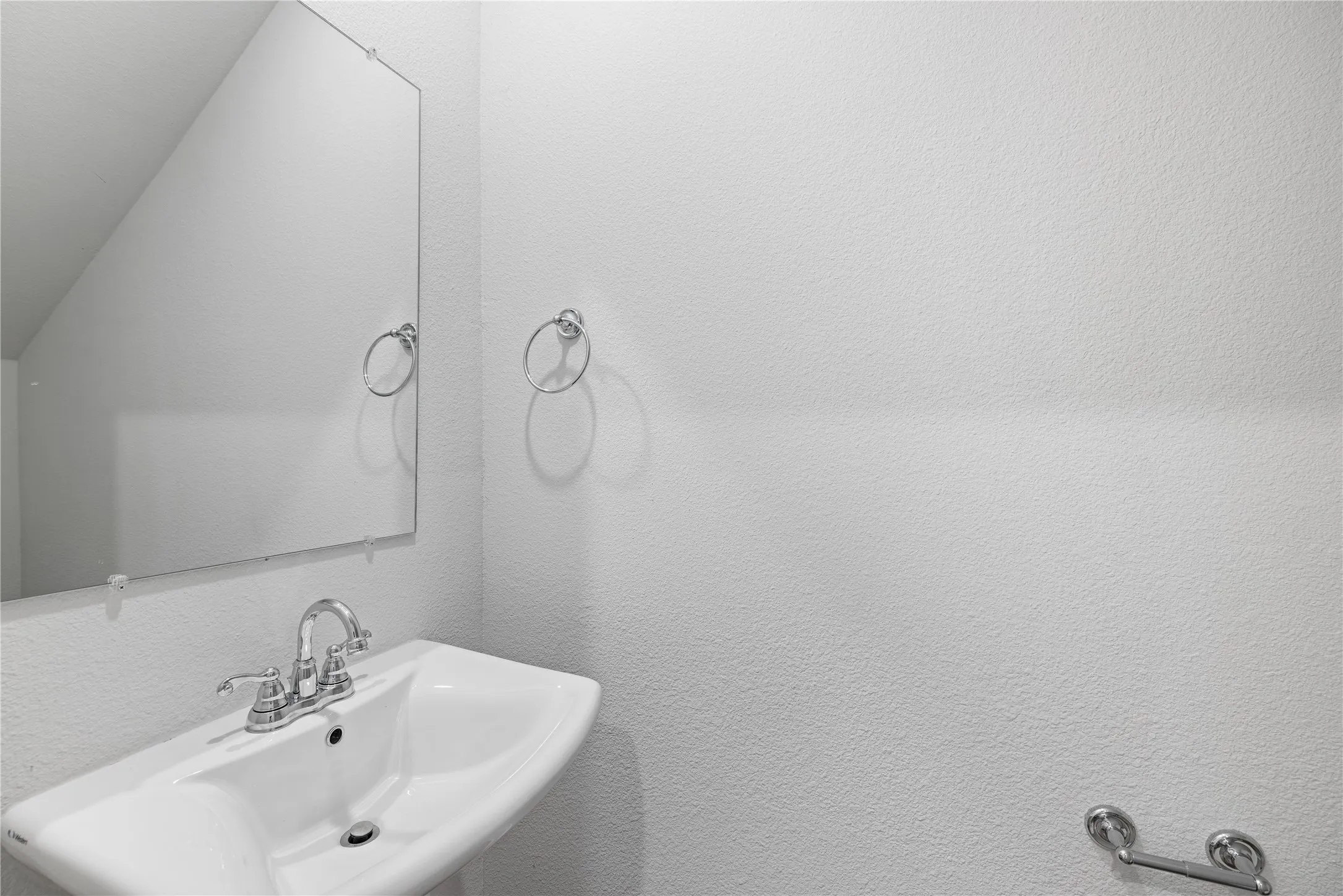 Single Family Residence For Rent in Collin County , 3822 Windmill Court, Celina, Texas 75009, 3 Bedroom, 3 Bathroom, 2 Garage spaces, 2,435 Sqft, built in 2023, Price $3,100, mls#21265975, Real Estate Agent in Celina, Homes For Rent in Collin county, Homes For Rent in Celina, Realtor in Celina Texas, Real Estate Brokerage Independent Realty Texas, Luminita Cordes Realtor