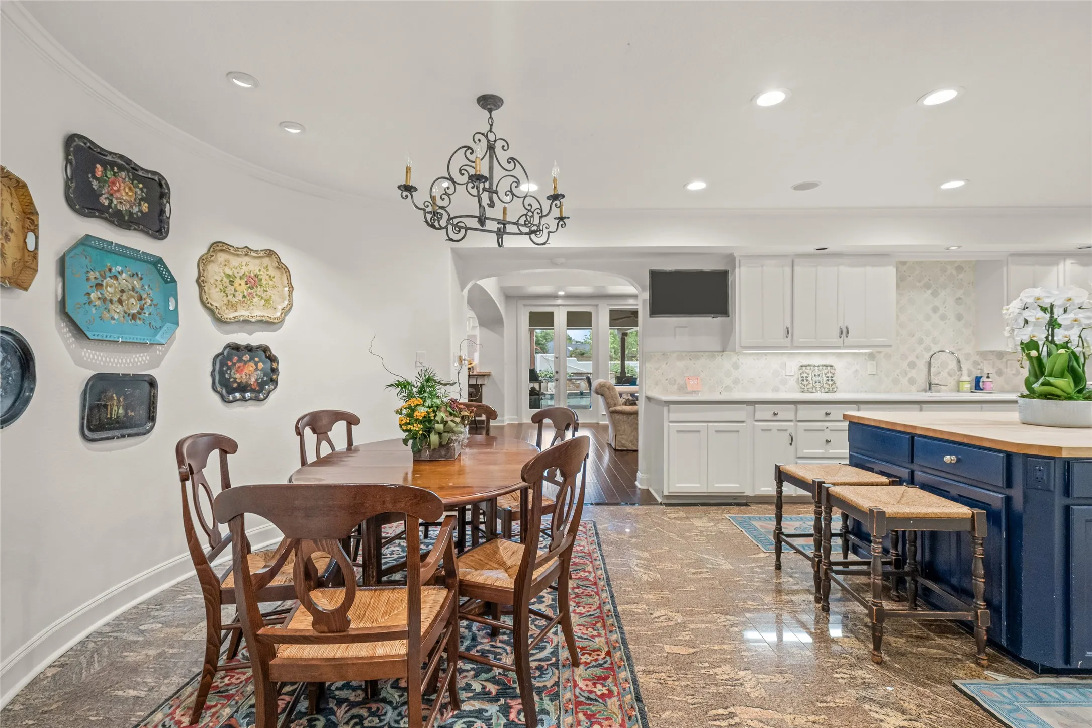 Single Family Residence For Sale in Tarrant County , 4812 Williams Road, Benbrook, Texas 76116, 5 Bedroom, 5 Bathroom, 4 Garage spaces, 6,233 Sqft, built in 1985, mls#21264457, Real Estate Agent in Benbrook, Homes For Sale in Tarrant county, Homes For Sale in Benbrook, Realtor in Benbrook Texas, Real Estate Brokerage Independent Realty Texas, Luminita Cordes Realtor