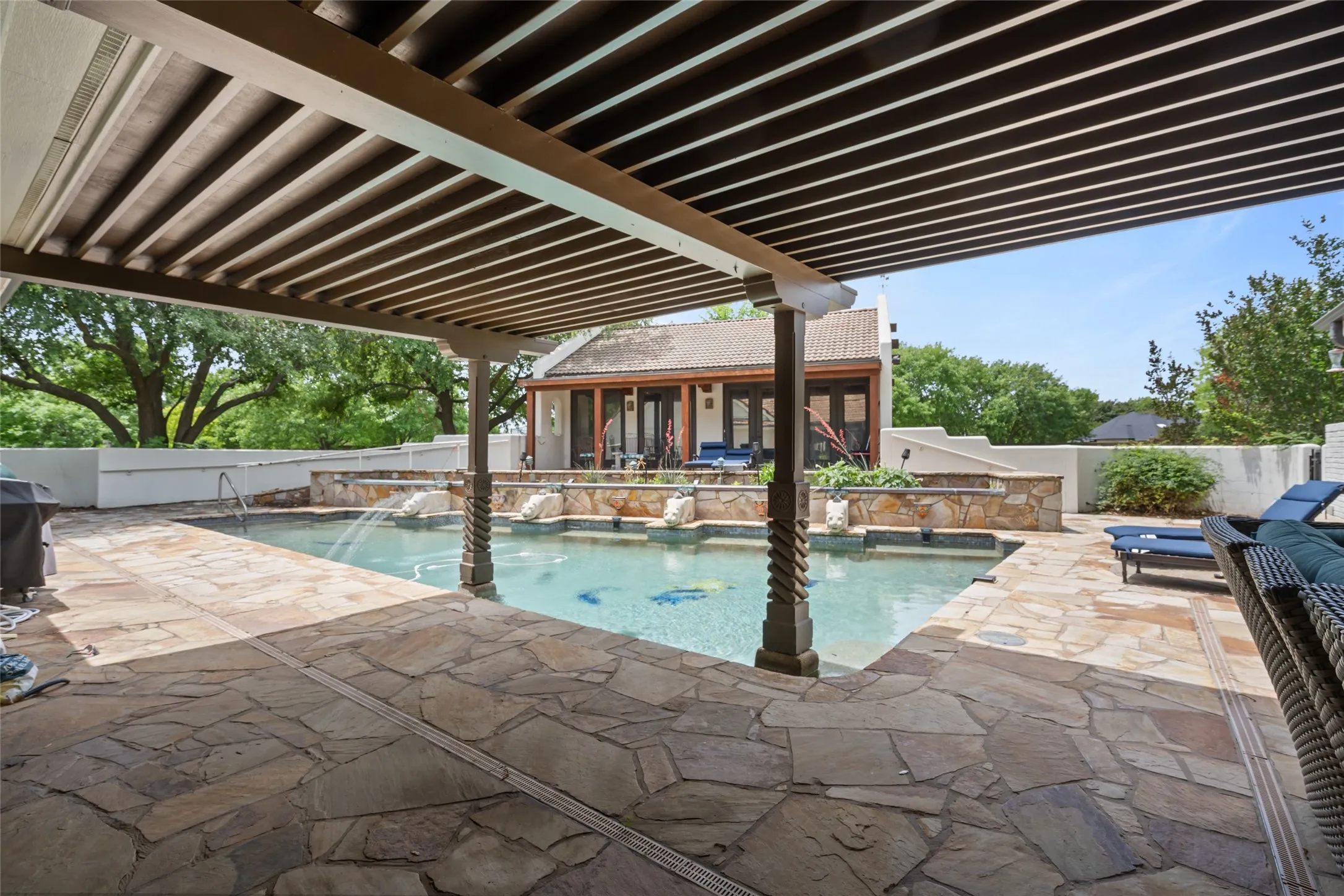 Single Family Residence For Sale in Tarrant County , 4812 Williams Road, Benbrook, Texas 76116, 5 Bedroom, 5 Bathroom, 4 Garage spaces, 6,233 Sqft, built in 1985, mls#21264457, Real Estate Agent in Benbrook, Homes For Sale in Tarrant county, Homes For Sale in Benbrook, Realtor in Benbrook Texas, Real Estate Brokerage Independent Realty Texas, Luminita Cordes Realtor