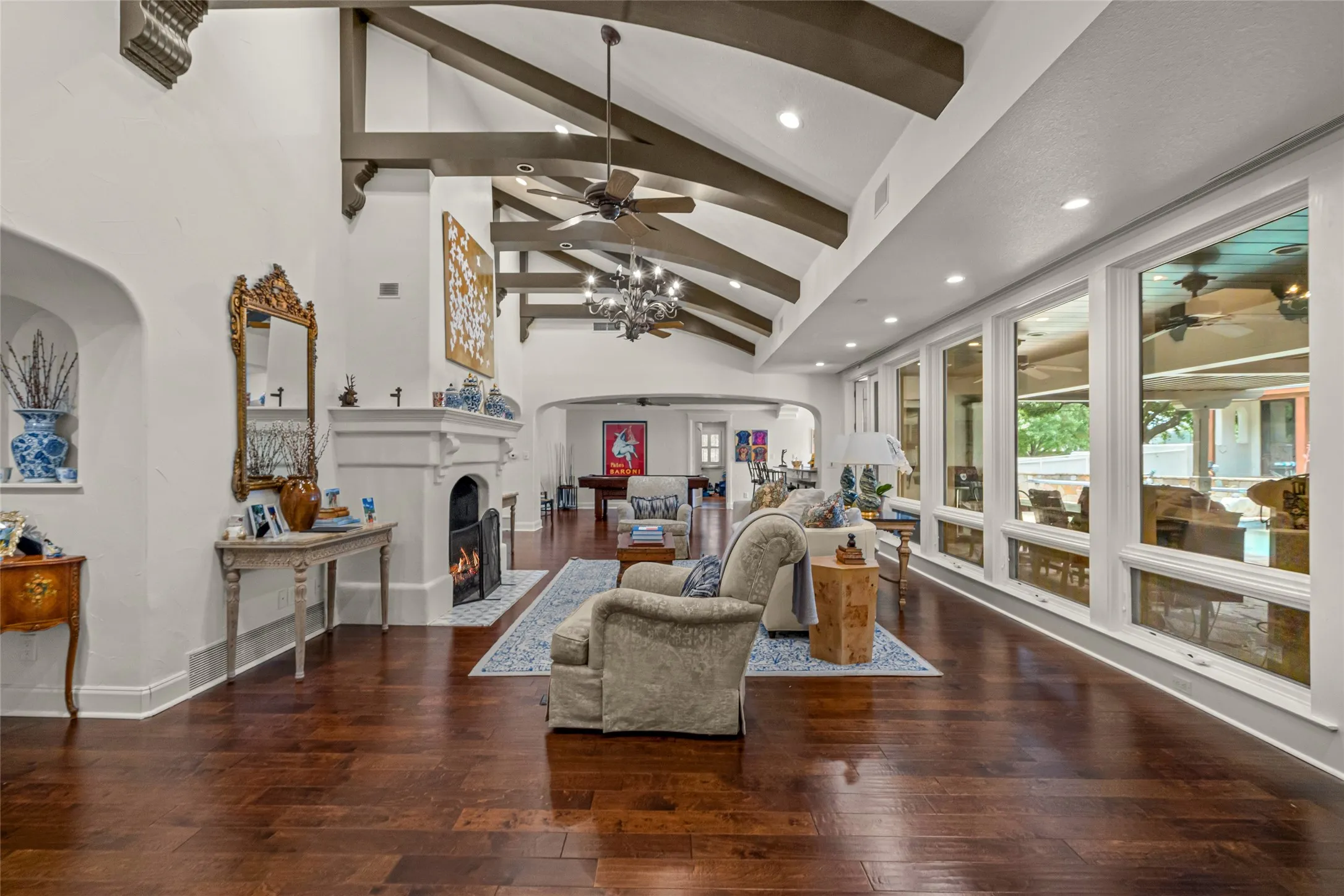 Single Family Residence For Sale in Tarrant County , 4812 Williams Road, Benbrook, Texas 76116, 5 Bedroom, 5 Bathroom, 4 Garage spaces, 6,233 Sqft, built in 1985, mls#21264457, Real Estate Agent in Benbrook, Homes For Sale in Tarrant county, Homes For Sale in Benbrook, Realtor in Benbrook Texas, Real Estate Brokerage Independent Realty Texas, Luminita Cordes Realtor