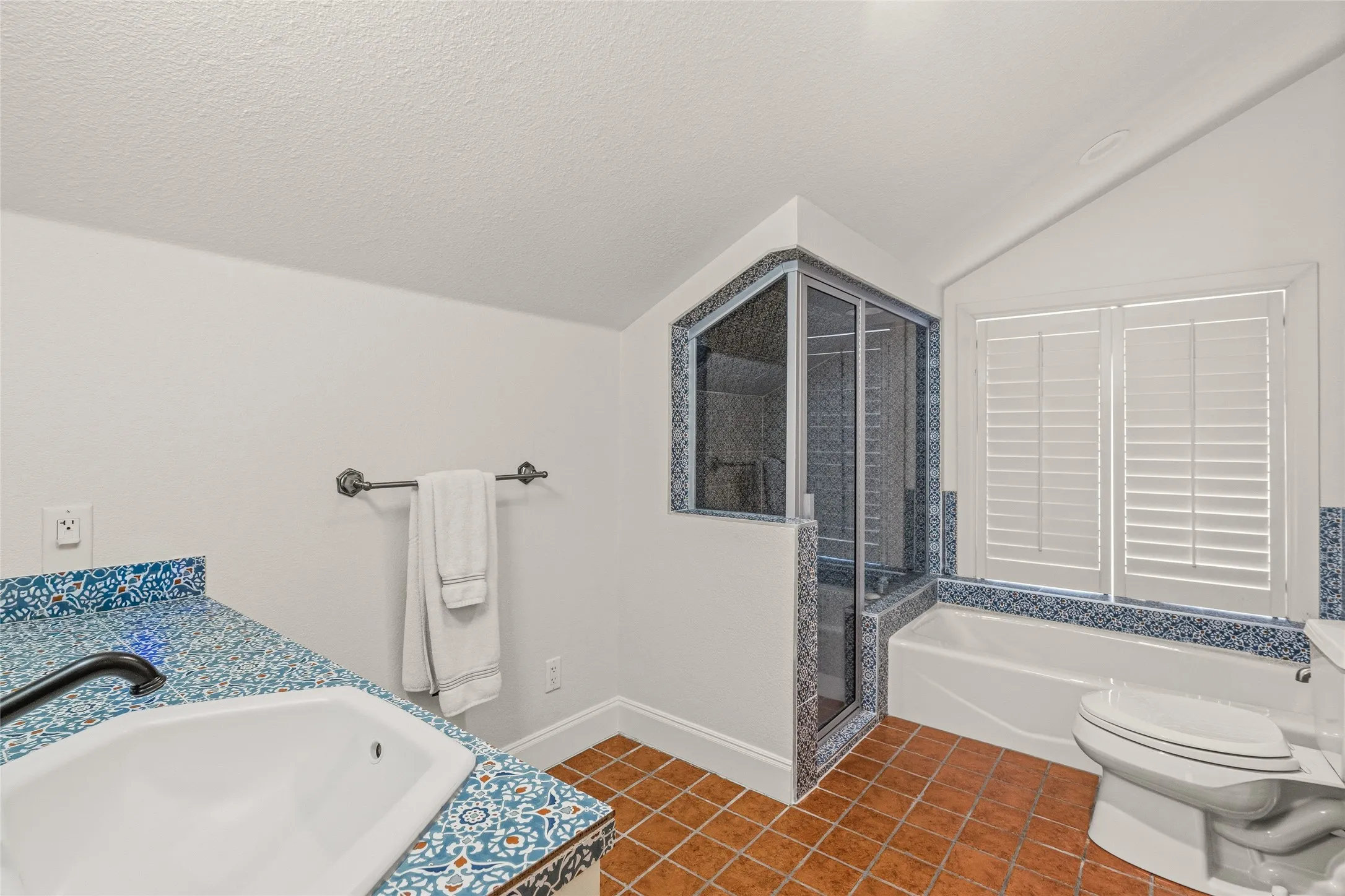 Single Family Residence For Sale in Tarrant County , 4812 Williams Road, Benbrook, Texas 76116, 5 Bedroom, 5 Bathroom, 4 Garage spaces, 6,233 Sqft, built in 1985, mls#21264457, Real Estate Agent in Benbrook, Homes For Sale in Tarrant county, Homes For Sale in Benbrook, Realtor in Benbrook Texas, Real Estate Brokerage Independent Realty Texas, Luminita Cordes Realtor