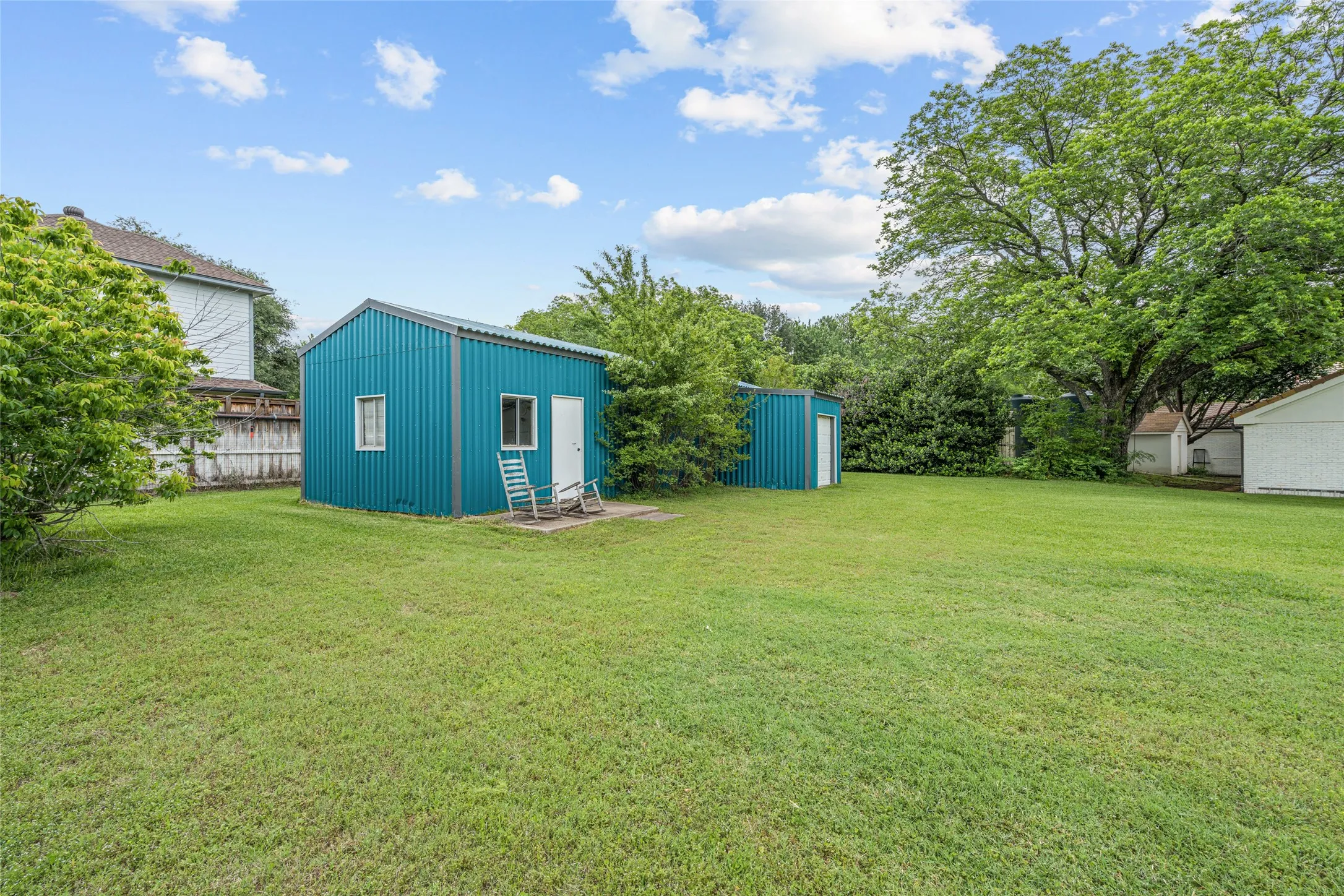 Single Family Residence For Sale in Tarrant County , 4812 Williams Road, Benbrook, Texas 76116, 5 Bedroom, 5 Bathroom, 4 Garage spaces, 6,233 Sqft, built in 1985, mls#21264457, Real Estate Agent in Benbrook, Homes For Sale in Tarrant county, Homes For Sale in Benbrook, Realtor in Benbrook Texas, Real Estate Brokerage Independent Realty Texas, Luminita Cordes Realtor
