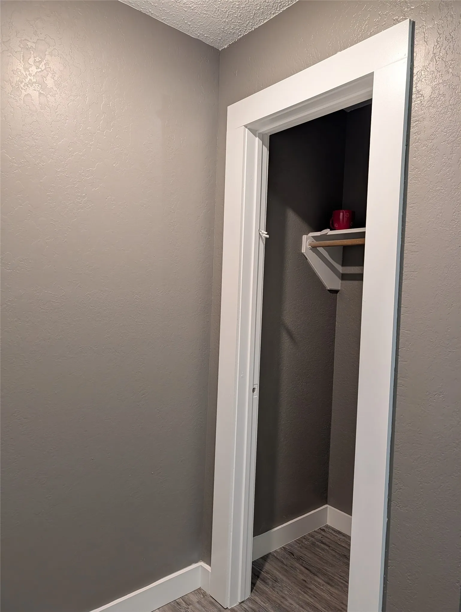 Single Family Residence For Sale in Tarrant County , 6709 Ridgecrest Court, Fort Worth, Texas 76133, 4 Bedroom, 2 Bathroom, 2 Garage spaces, 2,008 Sqft, built in 1983, mls#21261466, Real Estate Agent in Fort Worth, Homes For Sale in Tarrant county, Homes For Sale in Fort Worth, Realtor in Fort Worth Texas, Real Estate Brokerage Independent Realty Texas, Luminita Cordes Realtor