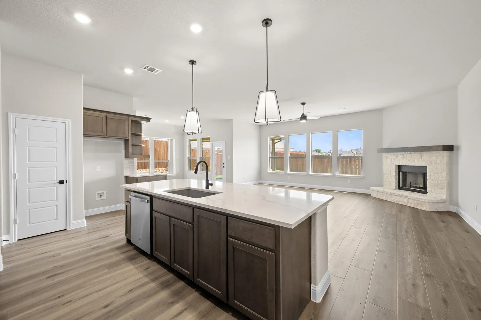 DFW-Waterford Park-Concept 2622-520 Vista Ridge Drive-Kitchen-Risewell Homes-4