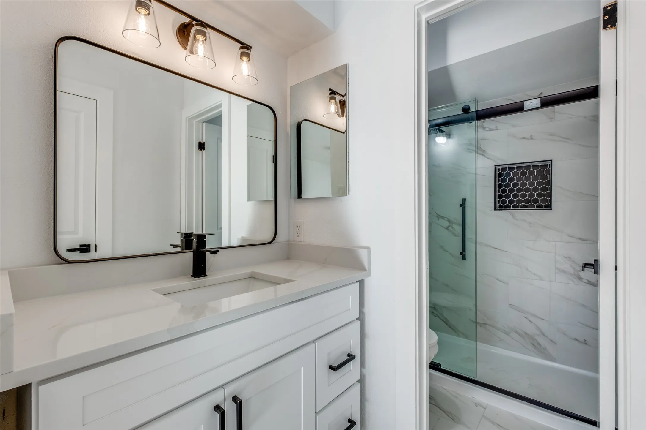 Condominium For Rent in Dallas County , 8109 Skillman Street 3026, Dallas, Texas 75231, 3 Bedroom, 2 Bathroom, Garage spaces, 1,205 Sqft, built in 1981, Price $2,150, mls#21266657, Real Estate Agent in Dallas, Homes For Rent in Dallas county, Homes For Rent in Dallas, Realtor in Dallas Texas, Real Estate Brokerage Independent Realty Texas, Luminita Cordes Realtor