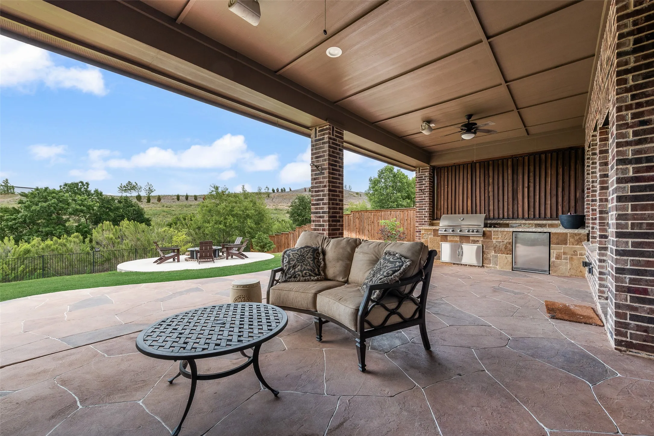 Single Family Residence For Sale in Denton County , 1024 Fairway Ranch Parkway, Roanoke, Texas 76262, 4 Bedroom, 3 Bathroom, 3 Garage spaces, 2,551 Sqft, built in 2018, mls#21266554, Real Estate Agent in Roanoke, Homes For Sale in Denton county, Homes For Sale in Roanoke, Realtor in Roanoke Texas, Real Estate Brokerage Independent Realty Texas, Luminita Cordes Realtor