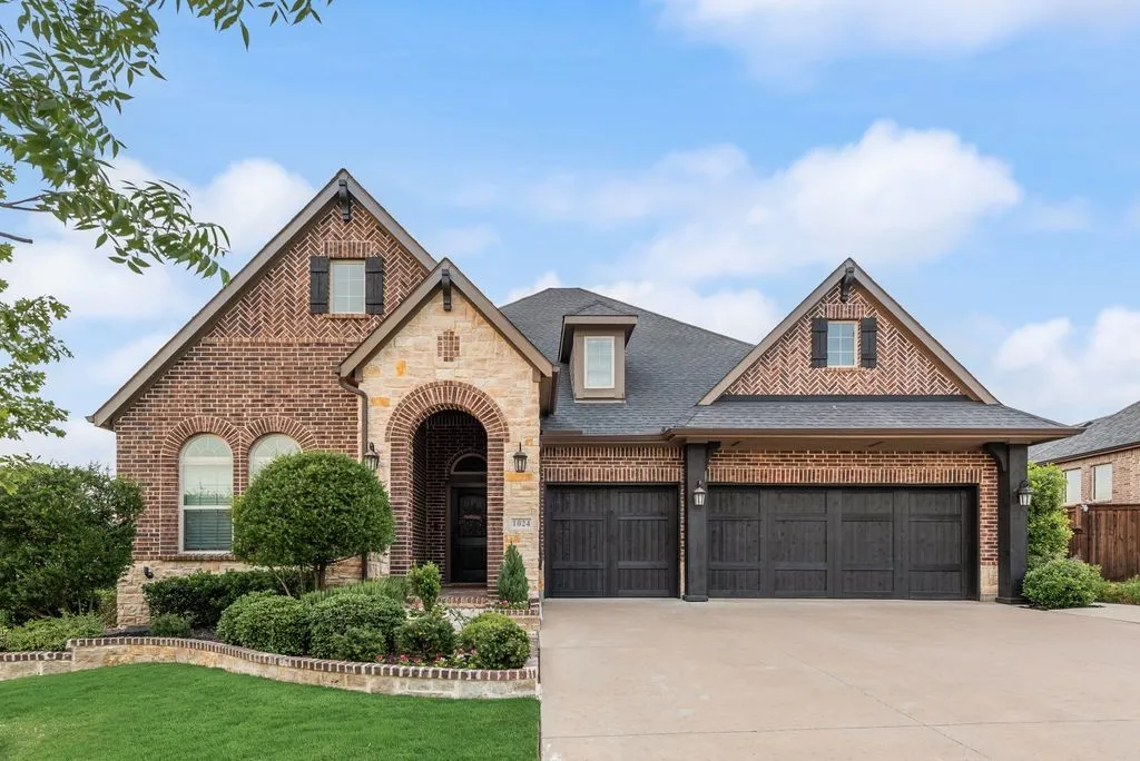 3 car garage