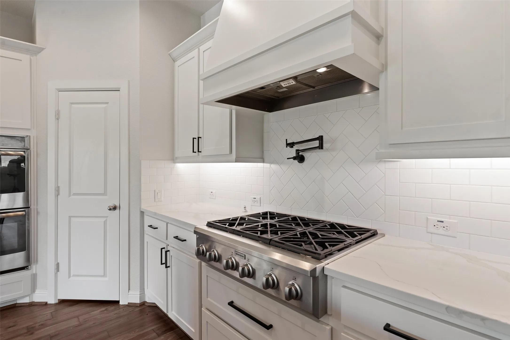 Single Family Residence For Sale in Denton County , 1024 Fairway Ranch Parkway, Roanoke, Texas 76262, 4 Bedroom, 3 Bathroom, 3 Garage spaces, 2,551 Sqft, built in 2018, mls#21266554, Real Estate Agent in Roanoke, Homes For Sale in Denton county, Homes For Sale in Roanoke, Realtor in Roanoke Texas, Real Estate Brokerage Independent Realty Texas, Luminita Cordes Realtor