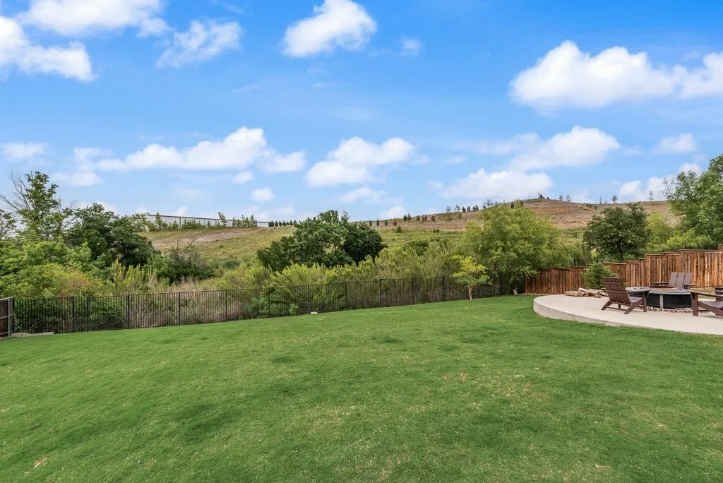 Single Family Residence For Sale in Denton County , 1024 Fairway Ranch Parkway, Roanoke, Texas 76262, 4 Bedroom, 3 Bathroom, 3 Garage spaces, 2,551 Sqft, built in 2018, mls#21266554, Real Estate Agent in Roanoke, Homes For Sale in Denton county, Homes For Sale in Roanoke, Realtor in Roanoke Texas, Real Estate Brokerage Independent Realty Texas, Luminita Cordes Realtor