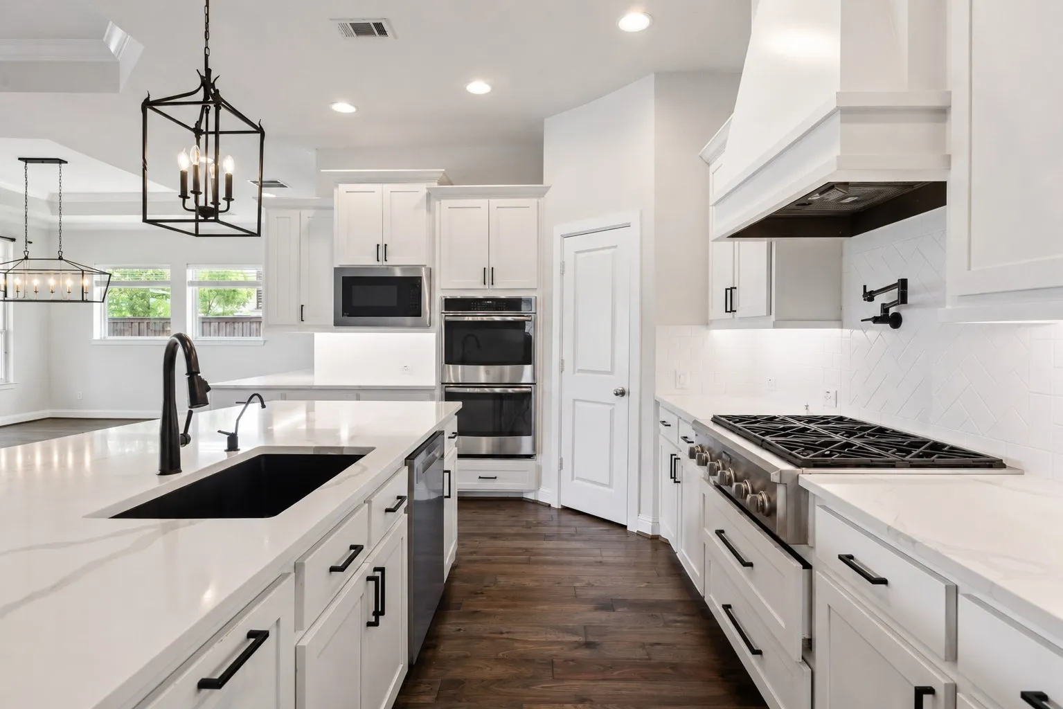 Single Family Residence For Sale in Denton County , 1024 Fairway Ranch Parkway, Roanoke, Texas 76262, 4 Bedroom, 3 Bathroom, 3 Garage spaces, 2,551 Sqft, built in 2018, mls#21266554, Real Estate Agent in Roanoke, Homes For Sale in Denton county, Homes For Sale in Roanoke, Realtor in Roanoke Texas, Real Estate Brokerage Independent Realty Texas, Luminita Cordes Realtor