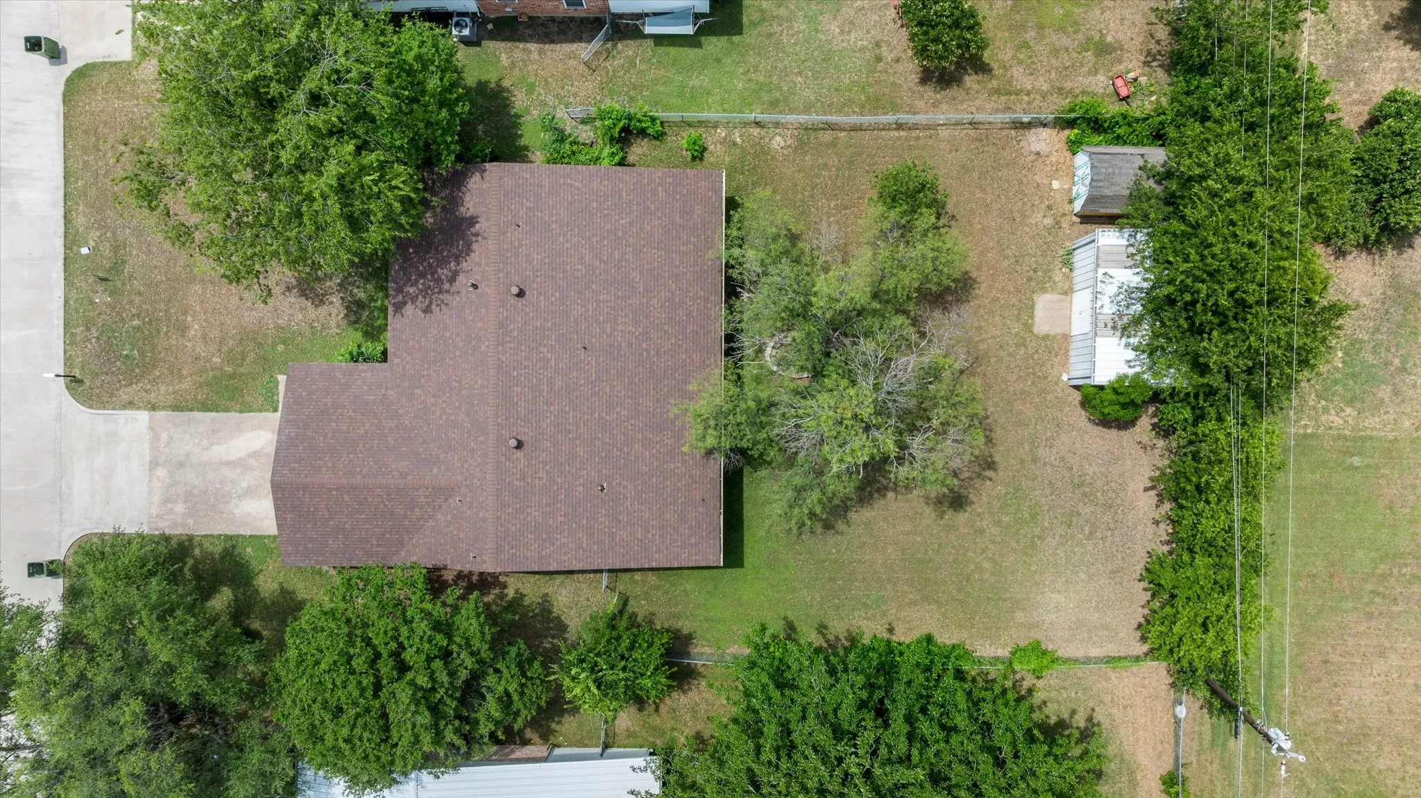 Single Family Residence For Sale in Somervell County , 606 Nancy Drive, Glen Rose, Texas 76043, 3 Bedroom, 2 Bathroom, 2 Garage spaces, 1,775 Sqft, built in 1975, mls#21266146, Real Estate Agent in Glen Rose, Homes For Sale in Somervell county, Homes For Sale in Glen Rose, Realtor in Glen Rose Texas, Real Estate Brokerage Independent Realty Texas, Luminita Cordes Realtor