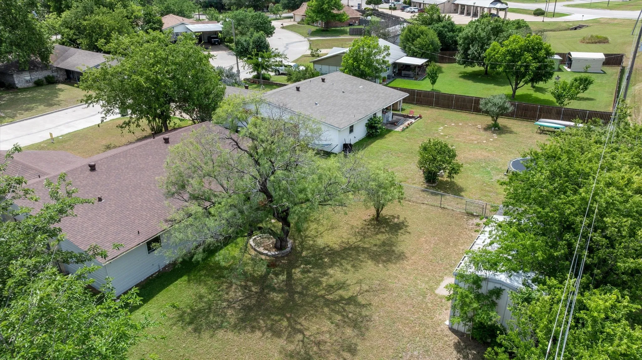 Single Family Residence For Sale in Somervell County , 606 Nancy Drive, Glen Rose, Texas 76043, 3 Bedroom, 2 Bathroom, 2 Garage spaces, 1,775 Sqft, built in 1975, mls#21266146, Real Estate Agent in Glen Rose, Homes For Sale in Somervell county, Homes For Sale in Glen Rose, Realtor in Glen Rose Texas, Real Estate Brokerage Independent Realty Texas, Luminita Cordes Realtor