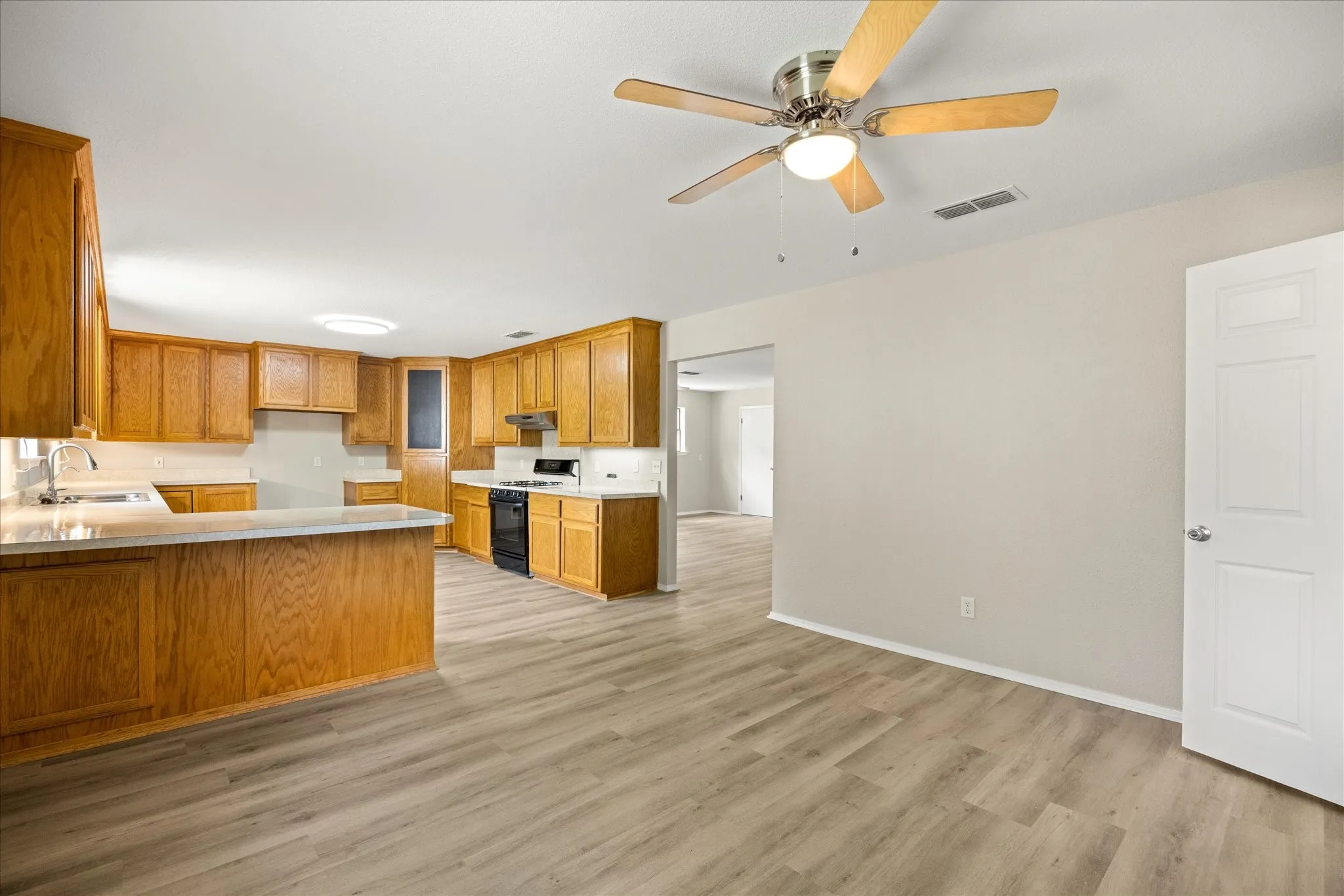 Single Family Residence For Sale in Somervell County , 606 Nancy Drive, Glen Rose, Texas 76043, 3 Bedroom, 2 Bathroom, 2 Garage spaces, 1,775 Sqft, built in 1975, mls#21266146, Real Estate Agent in Glen Rose, Homes For Sale in Somervell county, Homes For Sale in Glen Rose, Realtor in Glen Rose Texas, Real Estate Brokerage Independent Realty Texas, Luminita Cordes Realtor