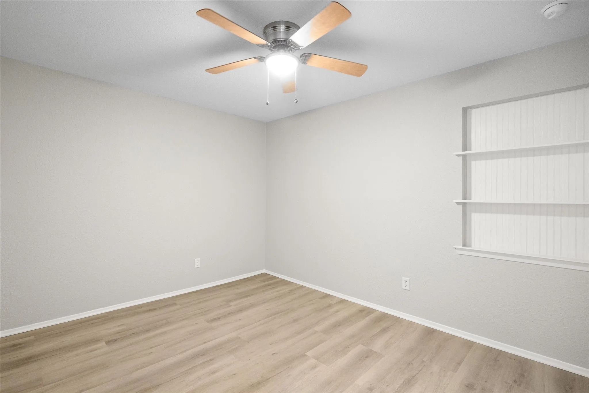Single Family Residence For Sale in Somervell County , 606 Nancy Drive, Glen Rose, Texas 76043, 3 Bedroom, 2 Bathroom, 2 Garage spaces, 1,775 Sqft, built in 1975, mls#21266146, Real Estate Agent in Glen Rose, Homes For Sale in Somervell county, Homes For Sale in Glen Rose, Realtor in Glen Rose Texas, Real Estate Brokerage Independent Realty Texas, Luminita Cordes Realtor