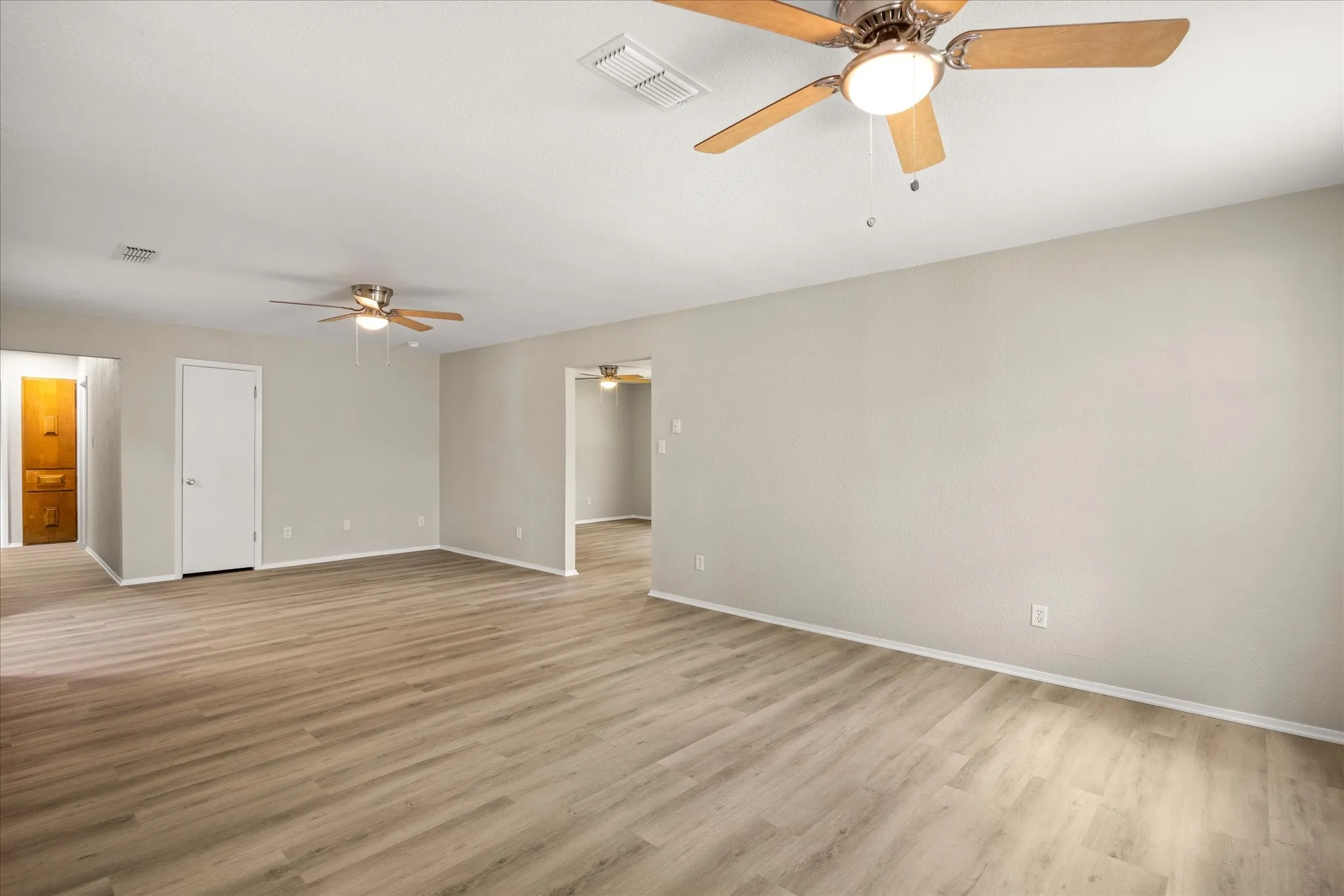 Single Family Residence For Sale in Somervell County , 606 Nancy Drive, Glen Rose, Texas 76043, 3 Bedroom, 2 Bathroom, 2 Garage spaces, 1,775 Sqft, built in 1975, mls#21266146, Real Estate Agent in Glen Rose, Homes For Sale in Somervell county, Homes For Sale in Glen Rose, Realtor in Glen Rose Texas, Real Estate Brokerage Independent Realty Texas, Luminita Cordes Realtor