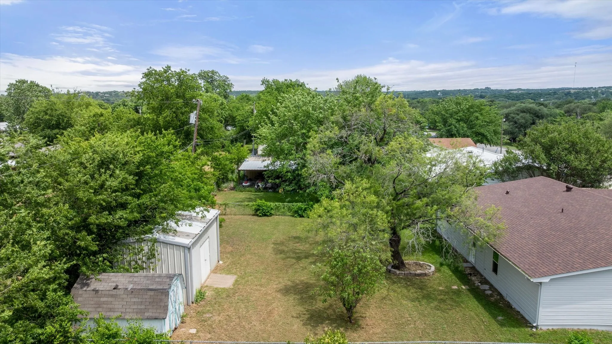 Single Family Residence For Sale in Somervell County , 606 Nancy Drive, Glen Rose, Texas 76043, 3 Bedroom, 2 Bathroom, 2 Garage spaces, 1,775 Sqft, built in 1975, mls#21266146, Real Estate Agent in Glen Rose, Homes For Sale in Somervell county, Homes For Sale in Glen Rose, Realtor in Glen Rose Texas, Real Estate Brokerage Independent Realty Texas, Luminita Cordes Realtor