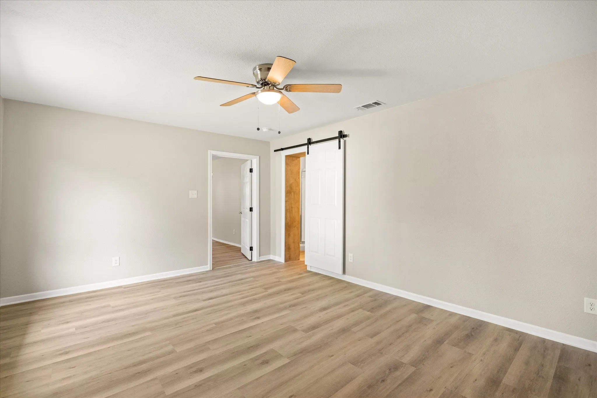 Single Family Residence For Sale in Somervell County , 606 Nancy Drive, Glen Rose, Texas 76043, 3 Bedroom, 2 Bathroom, 2 Garage spaces, 1,775 Sqft, built in 1975, mls#21266146, Real Estate Agent in Glen Rose, Homes For Sale in Somervell county, Homes For Sale in Glen Rose, Realtor in Glen Rose Texas, Real Estate Brokerage Independent Realty Texas, Luminita Cordes Realtor