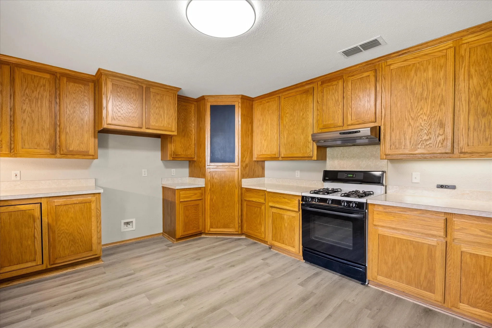 Single Family Residence For Sale in Somervell County , 606 Nancy Drive, Glen Rose, Texas 76043, 3 Bedroom, 2 Bathroom, 2 Garage spaces, 1,775 Sqft, built in 1975, mls#21266146, Real Estate Agent in Glen Rose, Homes For Sale in Somervell county, Homes For Sale in Glen Rose, Realtor in Glen Rose Texas, Real Estate Brokerage Independent Realty Texas, Luminita Cordes Realtor