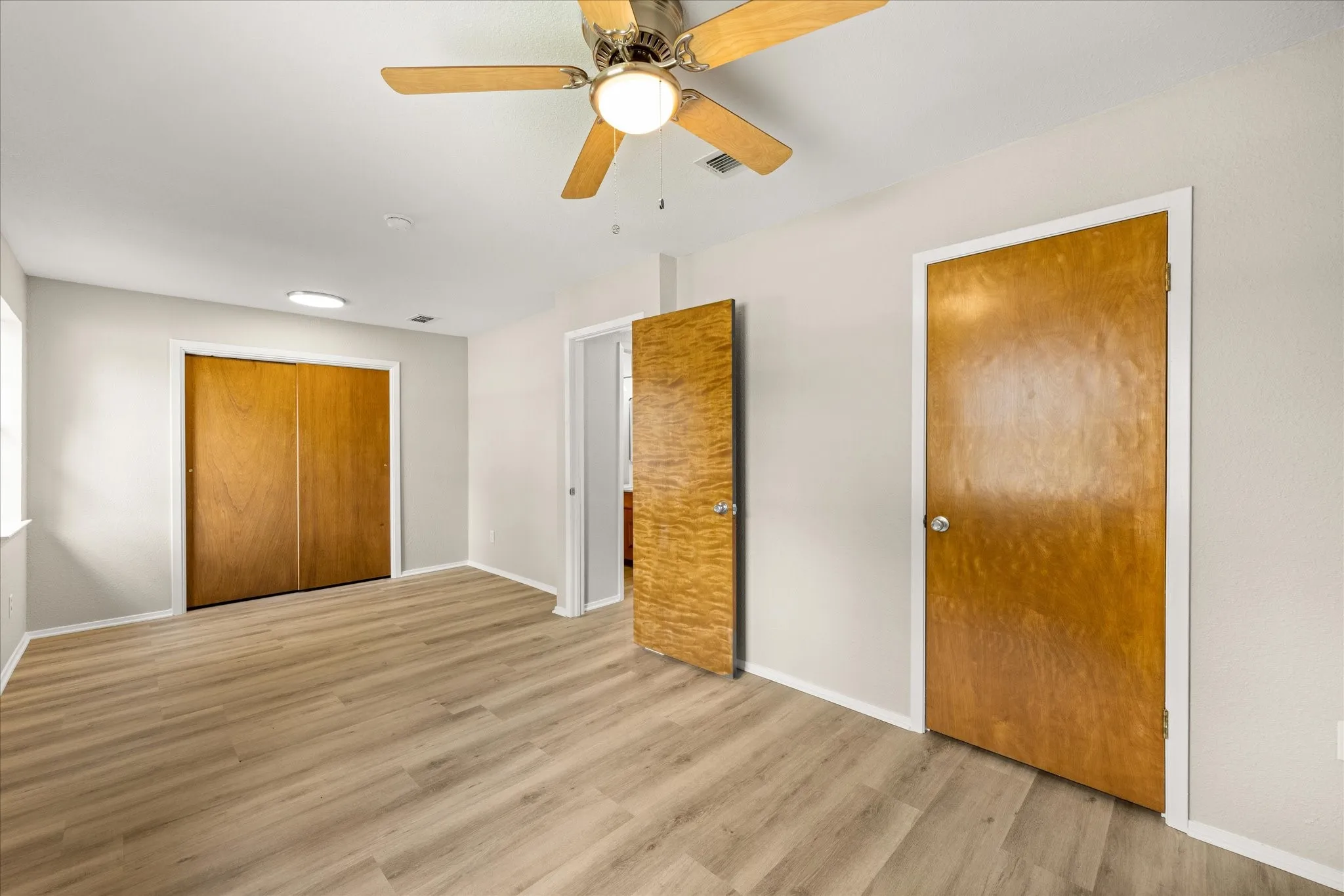 Single Family Residence For Sale in Somervell County , 606 Nancy Drive, Glen Rose, Texas 76043, 3 Bedroom, 2 Bathroom, 2 Garage spaces, 1,775 Sqft, built in 1975, mls#21266146, Real Estate Agent in Glen Rose, Homes For Sale in Somervell county, Homes For Sale in Glen Rose, Realtor in Glen Rose Texas, Real Estate Brokerage Independent Realty Texas, Luminita Cordes Realtor