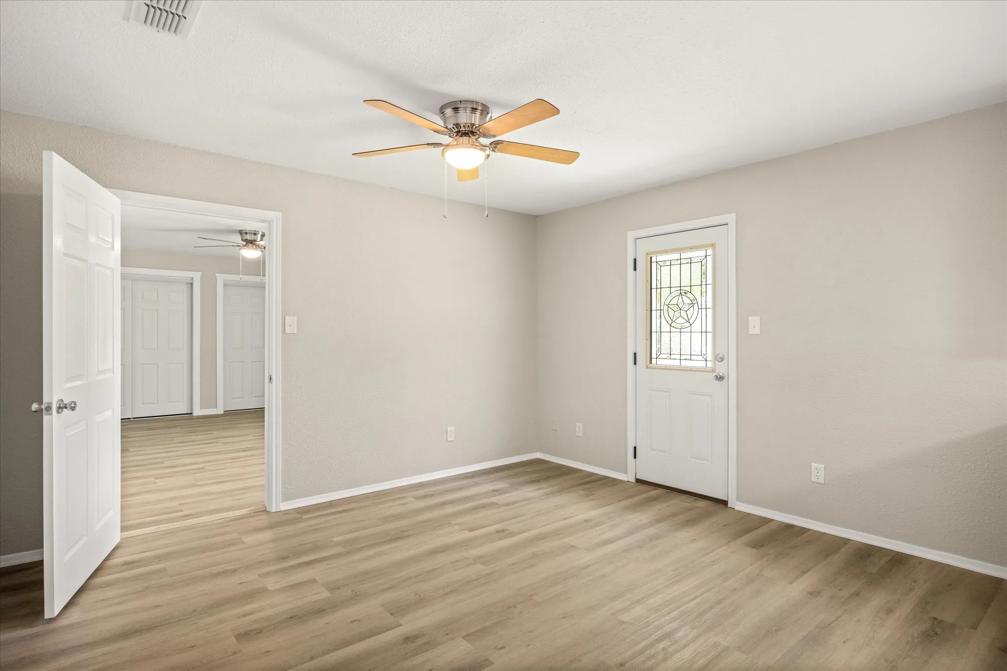 Single Family Residence For Sale in Somervell County , 606 Nancy Drive, Glen Rose, Texas 76043, 3 Bedroom, 2 Bathroom, 2 Garage spaces, 1,775 Sqft, built in 1975, mls#21266146, Real Estate Agent in Glen Rose, Homes For Sale in Somervell county, Homes For Sale in Glen Rose, Realtor in Glen Rose Texas, Real Estate Brokerage Independent Realty Texas, Luminita Cordes Realtor