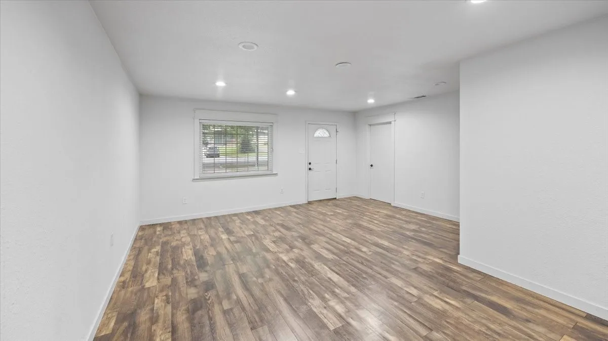 Single Family Residence For Sale in Tarrant County , 4713 Driskell Boulevard, Fort Worth, Texas 76107, 3 Bedroom, 2 Bathroom, Garage spaces, 1,566 Sqft, built in 1962, Price $245,000, mls#21266678, Real Estate Agent in Fort Worth, Homes For Sale in Tarrant county, Homes For Sale in Fort Worth, Realtor in Fort Worth Texas, Real Estate Brokerage Independent Realty Texas, Luminita Cordes Realtor