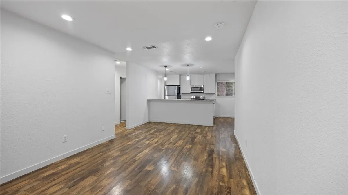 Single Family Residence For Sale in Tarrant County , 4713 Driskell Boulevard, Fort Worth, Texas 76107, 3 Bedroom, 2 Bathroom, Garage spaces, 1,566 Sqft, built in 1962, Price $245,000, mls#21266678, Real Estate Agent in Fort Worth, Homes For Sale in Tarrant county, Homes For Sale in Fort Worth, Realtor in Fort Worth Texas, Real Estate Brokerage Independent Realty Texas, Luminita Cordes Realtor