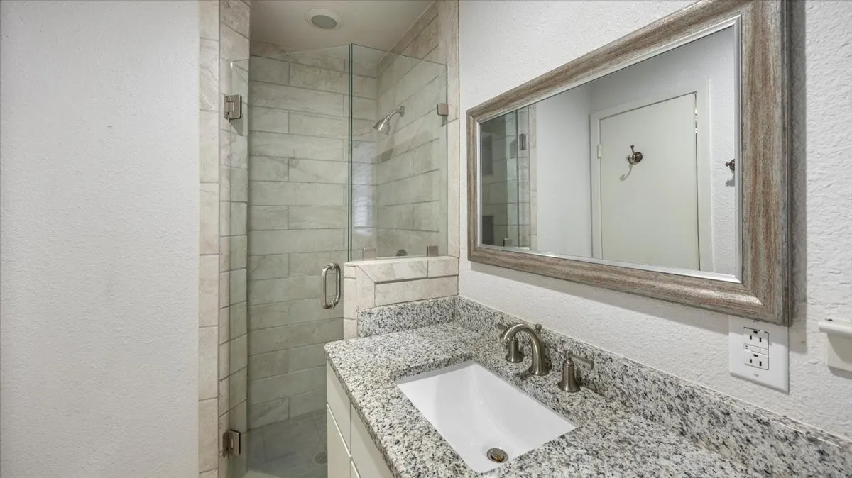 Single Family Residence For Sale in Tarrant County , 4713 Driskell Boulevard, Fort Worth, Texas 76107, 3 Bedroom, 2 Bathroom, Garage spaces, 1,566 Sqft, built in 1962, Price $245,000, mls#21266678, Real Estate Agent in Fort Worth, Homes For Sale in Tarrant county, Homes For Sale in Fort Worth, Realtor in Fort Worth Texas, Real Estate Brokerage Independent Realty Texas, Luminita Cordes Realtor