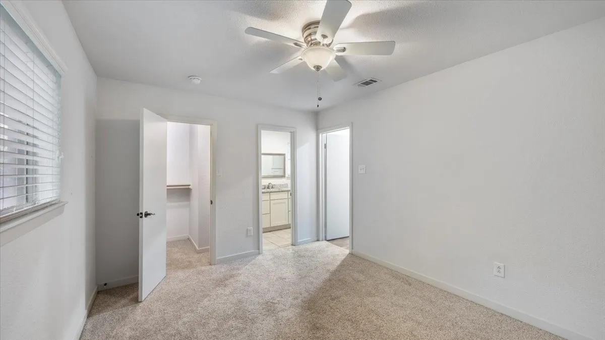 Single Family Residence For Sale in Tarrant County , 4713 Driskell Boulevard, Fort Worth, Texas 76107, 3 Bedroom, 2 Bathroom, Garage spaces, 1,566 Sqft, built in 1962, Price $245,000, mls#21266678, Real Estate Agent in Fort Worth, Homes For Sale in Tarrant county, Homes For Sale in Fort Worth, Realtor in Fort Worth Texas, Real Estate Brokerage Independent Realty Texas, Luminita Cordes Realtor