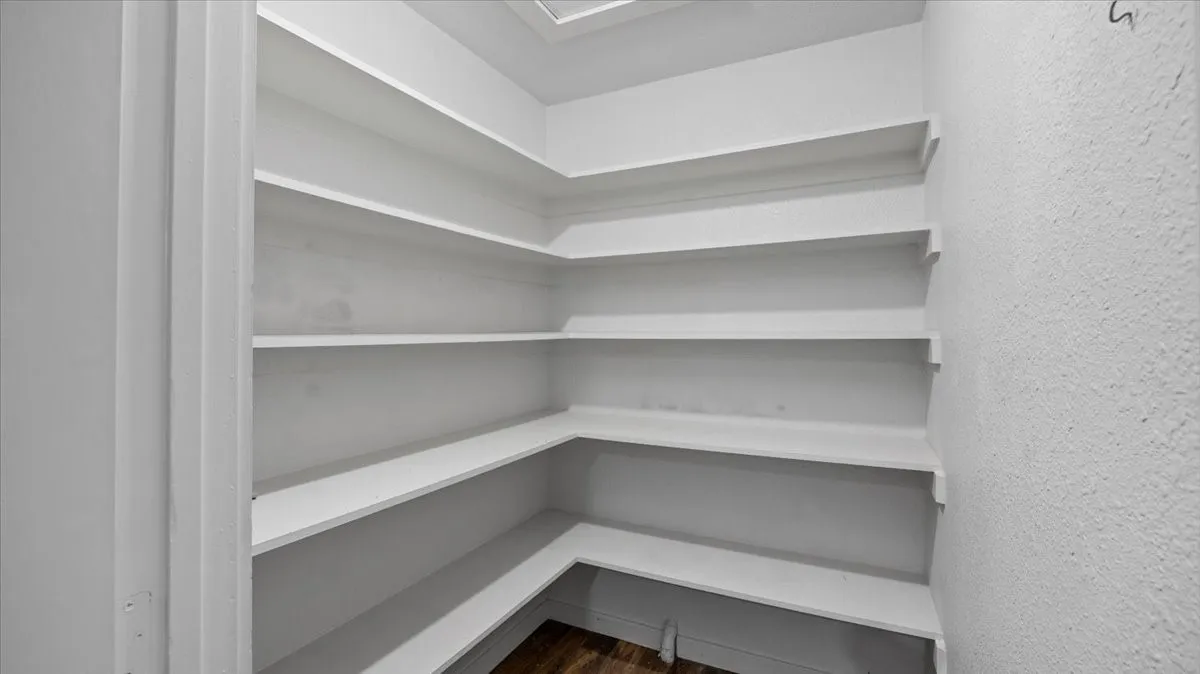 Single Family Residence For Sale in Tarrant County , 4713 Driskell Boulevard, Fort Worth, Texas 76107, 3 Bedroom, 2 Bathroom, Garage spaces, 1,566 Sqft, built in 1962, Price $245,000, mls#21266678, Real Estate Agent in Fort Worth, Homes For Sale in Tarrant county, Homes For Sale in Fort Worth, Realtor in Fort Worth Texas, Real Estate Brokerage Independent Realty Texas, Luminita Cordes Realtor
