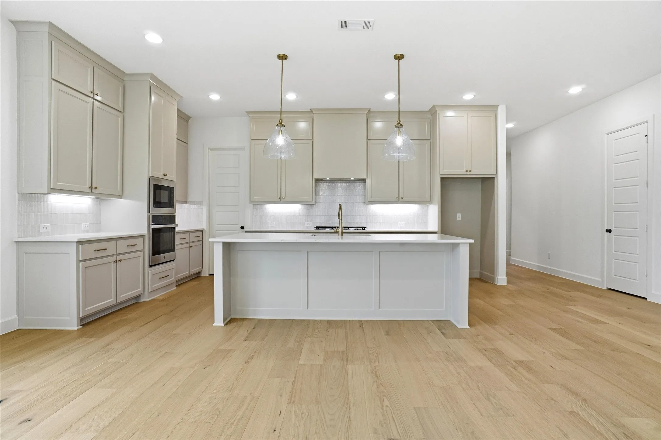 Single Family Residence For Sale in Parker County , 224 Blackbird Drive, Aledo, Texas 76008, 4 Bedroom, 4 Bathroom, 2 Garage spaces, 2,958 Sqft, built in 2026, mls#21266677, Real Estate Agent in Aledo, Homes For Sale in Parker county, Homes For Sale in Aledo, Realtor in Aledo Texas, Real Estate Brokerage Independent Realty Texas, Luminita Cordes Realtor