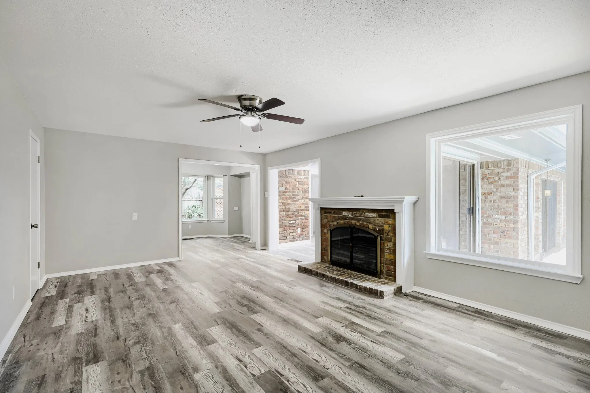 Single Family Residence For Sale in Dallas County , 1414 Dumont Drive, Richardson, Texas 75080, 4 Bedroom, 3 Bathroom, 1 Garage spaces, 2,600 Sqft, built in 1967, mls#21147711, Real Estate Agent in Richardson, Homes For Sale in Dallas county, Homes For Sale in Richardson, Realtor in Richardson Texas, Real Estate Brokerage Independent Realty Texas, Luminita Cordes Realtor