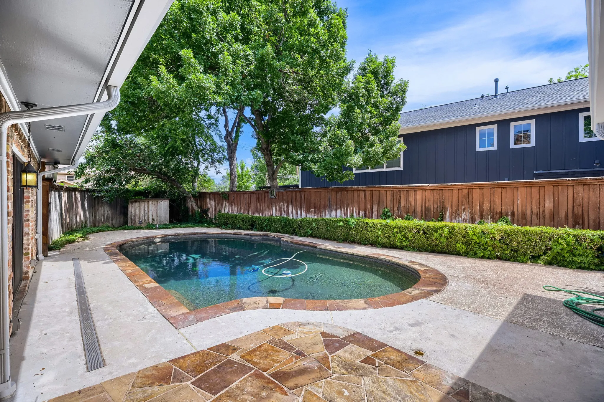 Single Family Residence For Sale in Dallas County , 1414 Dumont Drive, Richardson, Texas 75080, 4 Bedroom, 3 Bathroom, 1 Garage spaces, 2,600 Sqft, built in 1967, mls#21147711, Real Estate Agent in Richardson, Homes For Sale in Dallas county, Homes For Sale in Richardson, Realtor in Richardson Texas, Real Estate Brokerage Independent Realty Texas, Luminita Cordes Realtor