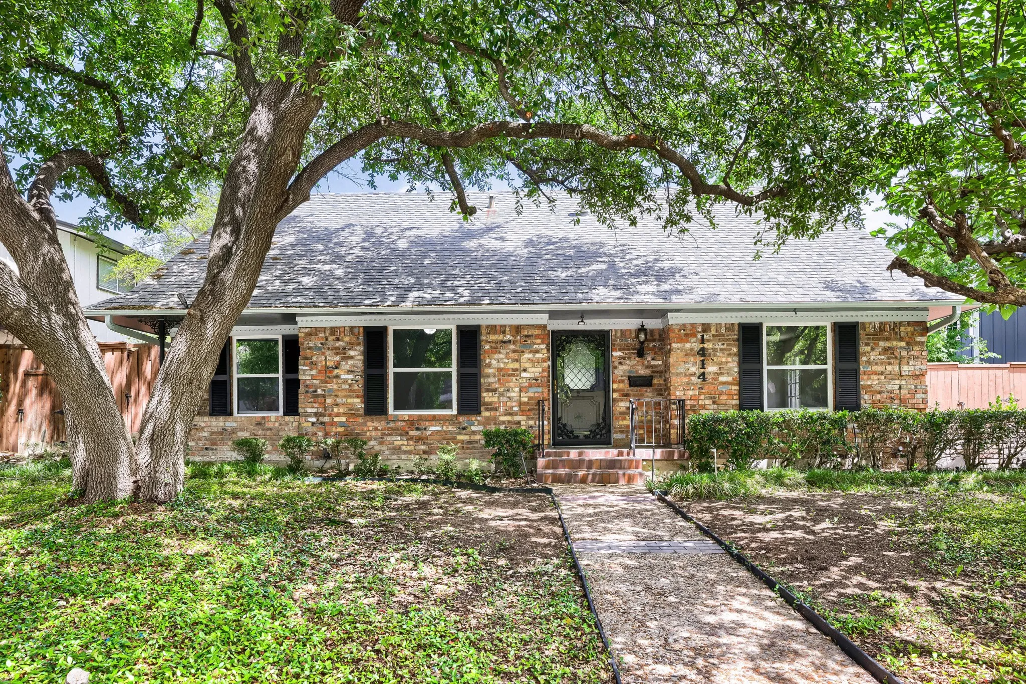 Single Family Residence For Sale in Dallas County , 1414 Dumont Drive, Richardson, Texas 75080, 4 Bedroom, 3 Bathroom, 1 Garage spaces, 2,600 Sqft, built in 1967, mls#21147711, Real Estate Agent in Richardson, Homes For Sale in Dallas county, Homes For Sale in Richardson, Realtor in Richardson Texas, Real Estate Brokerage Independent Realty Texas, Luminita Cordes Realtor