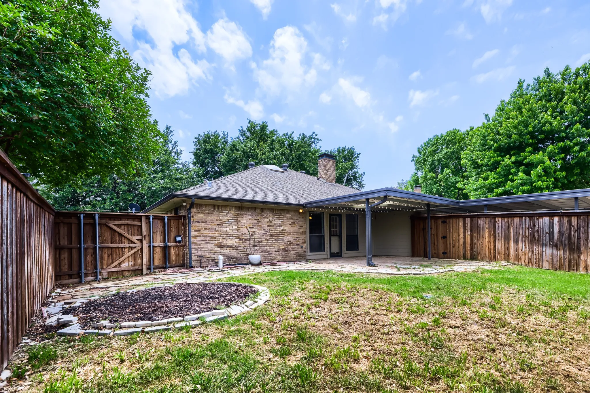 Single Family Residence For Sale in Collin County , 1701 Baffin Bay Drive, Plano, Texas 75075, 3 Bedroom, 2 Bathroom, 2 Garage spaces, 1,839 Sqft, built in 1979, mls#21184303, Real Estate Agent in Plano, Homes For Sale in Collin county, Homes For Sale in Plano, Realtor in Plano Texas, Real Estate Brokerage Independent Realty Texas, Luminita Cordes Realtor