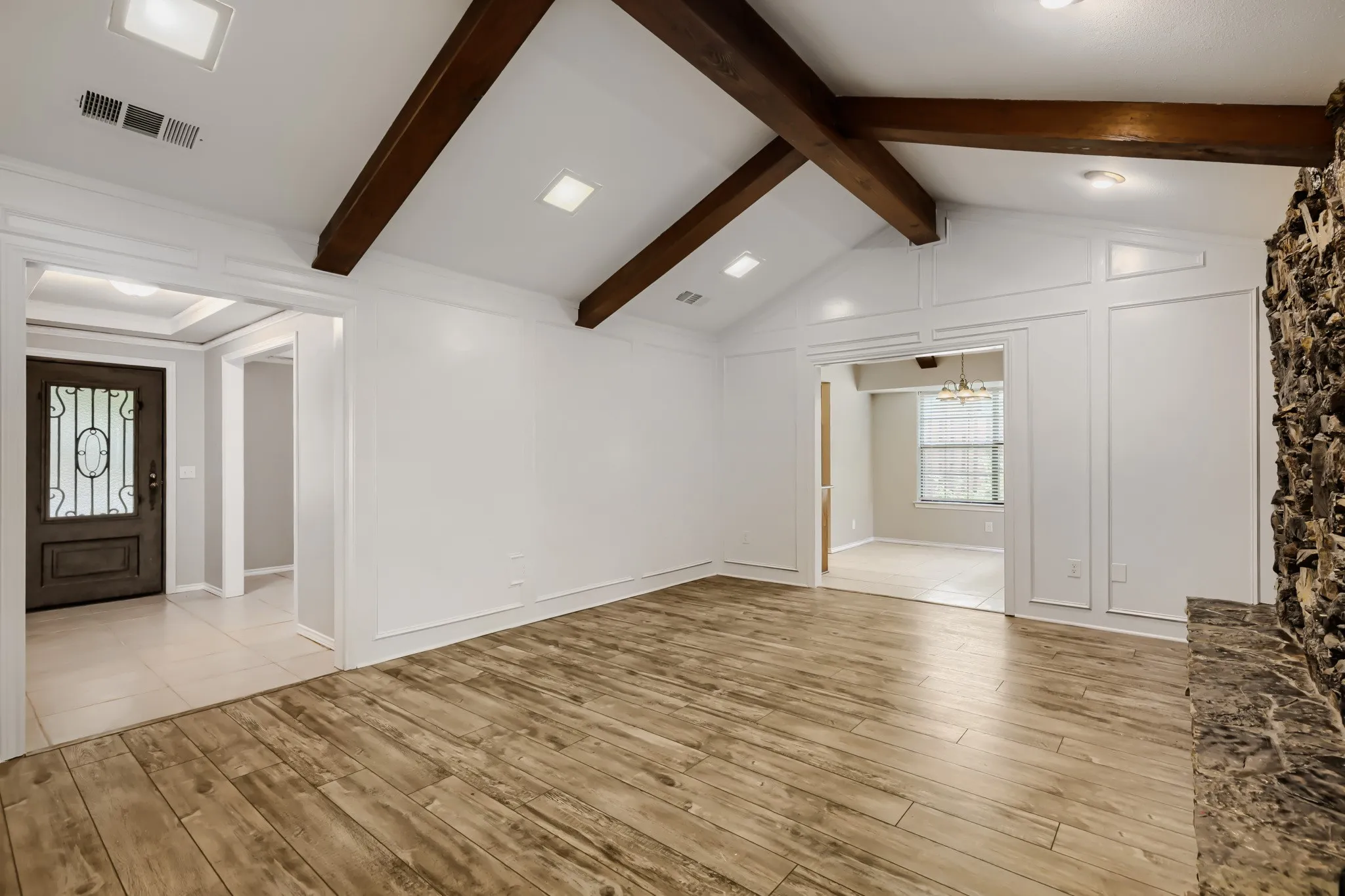 Single Family Residence For Sale in Collin County , 1701 Baffin Bay Drive, Plano, Texas 75075, 3 Bedroom, 2 Bathroom, 2 Garage spaces, 1,839 Sqft, built in 1979, mls#21184303, Real Estate Agent in Plano, Homes For Sale in Collin county, Homes For Sale in Plano, Realtor in Plano Texas, Real Estate Brokerage Independent Realty Texas, Luminita Cordes Realtor