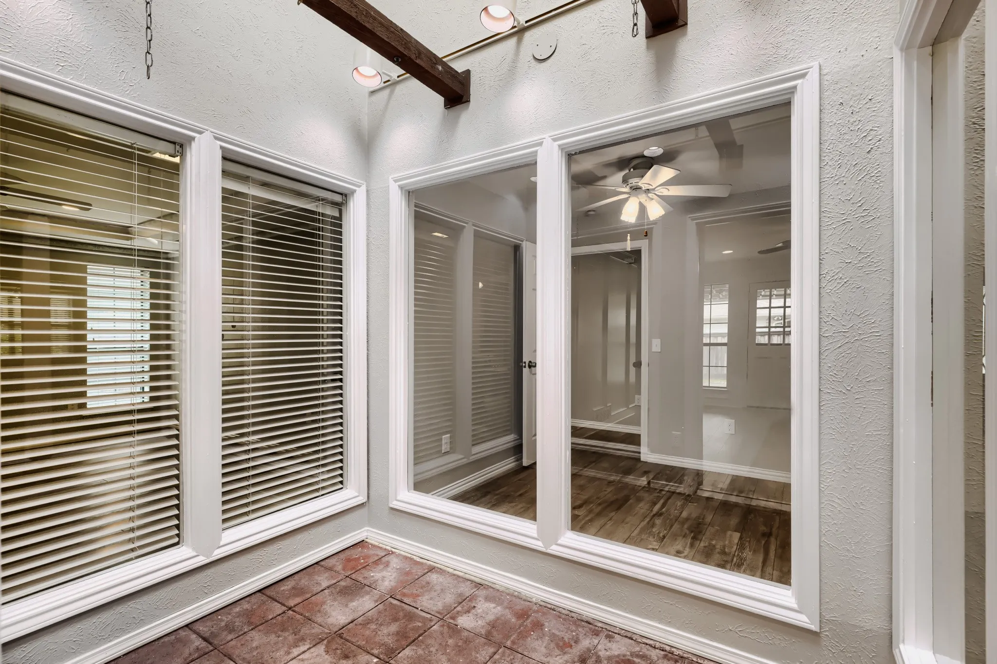 Single Family Residence For Sale in Collin County , 1701 Baffin Bay Drive, Plano, Texas 75075, 3 Bedroom, 2 Bathroom, 2 Garage spaces, 1,839 Sqft, built in 1979, mls#21184303, Real Estate Agent in Plano, Homes For Sale in Collin county, Homes For Sale in Plano, Realtor in Plano Texas, Real Estate Brokerage Independent Realty Texas, Luminita Cordes Realtor