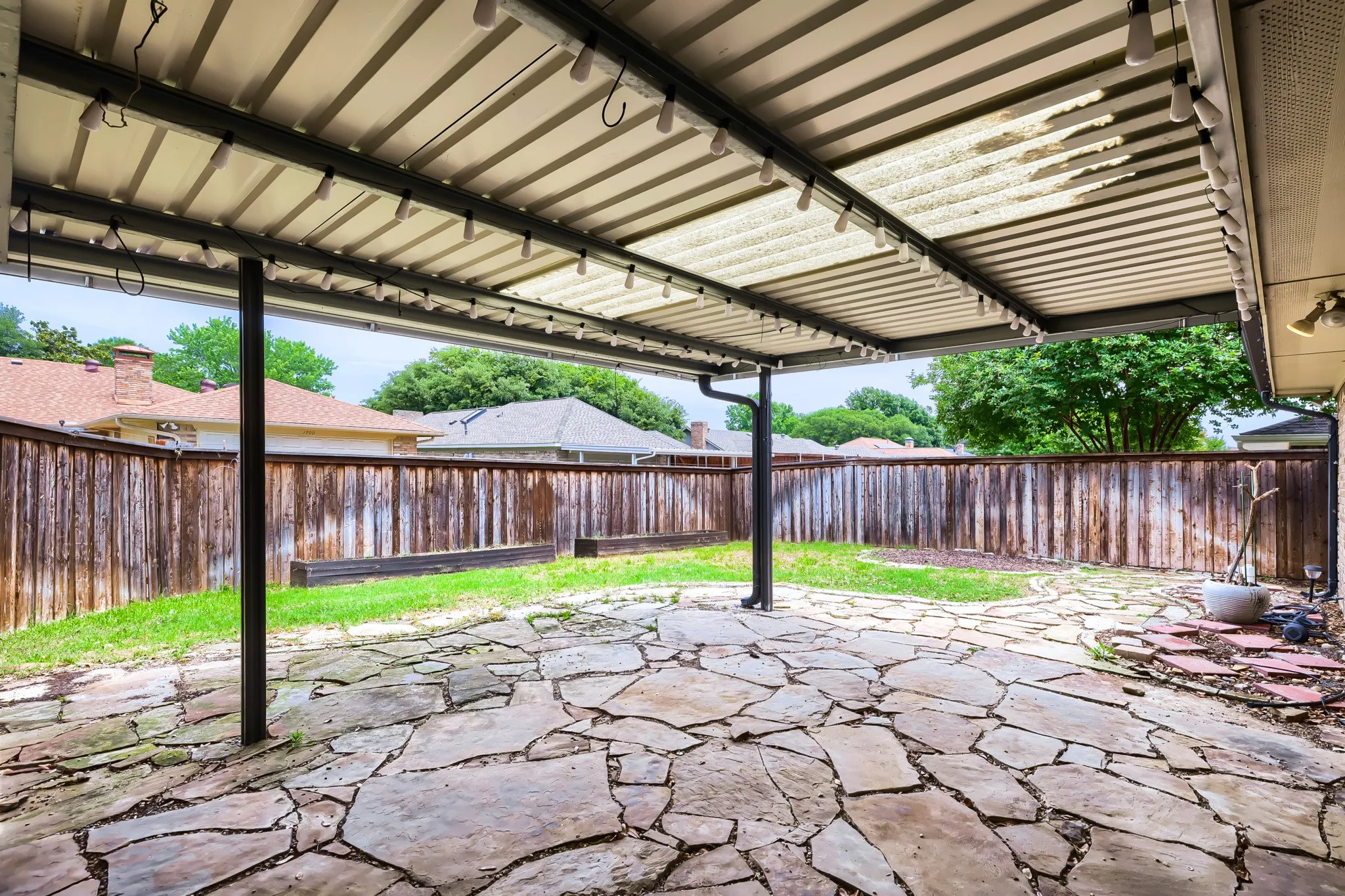 Single Family Residence For Sale in Collin County , 1701 Baffin Bay Drive, Plano, Texas 75075, 3 Bedroom, 2 Bathroom, 2 Garage spaces, 1,839 Sqft, built in 1979, mls#21184303, Real Estate Agent in Plano, Homes For Sale in Collin county, Homes For Sale in Plano, Realtor in Plano Texas, Real Estate Brokerage Independent Realty Texas, Luminita Cordes Realtor